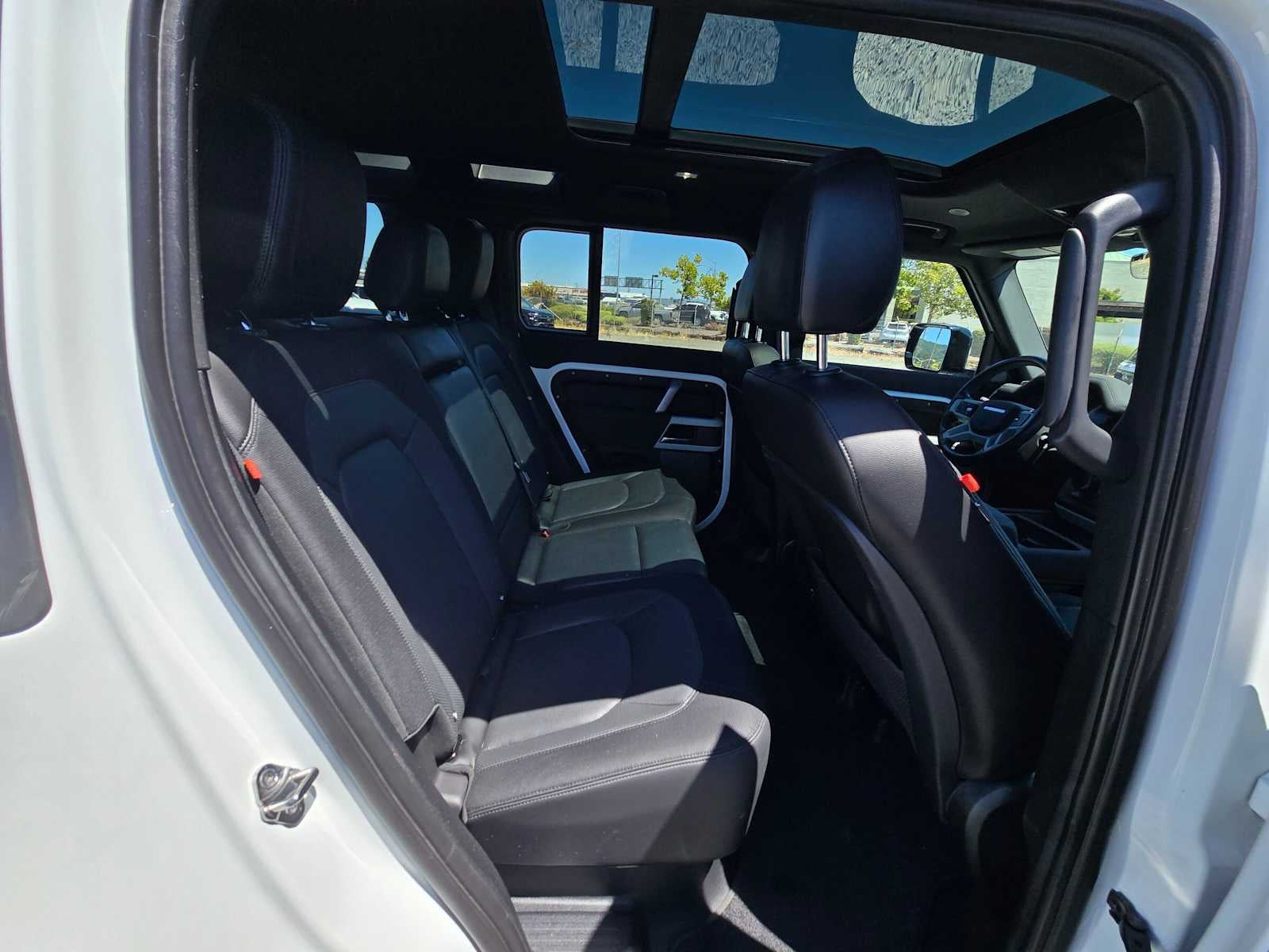 2023 Land Rover Defender X-Dynamic SE