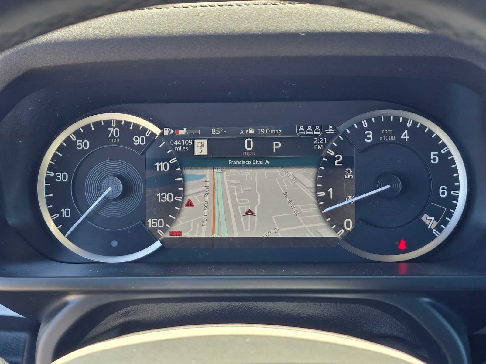 2023 Land Rover Defender X-Dynamic SE