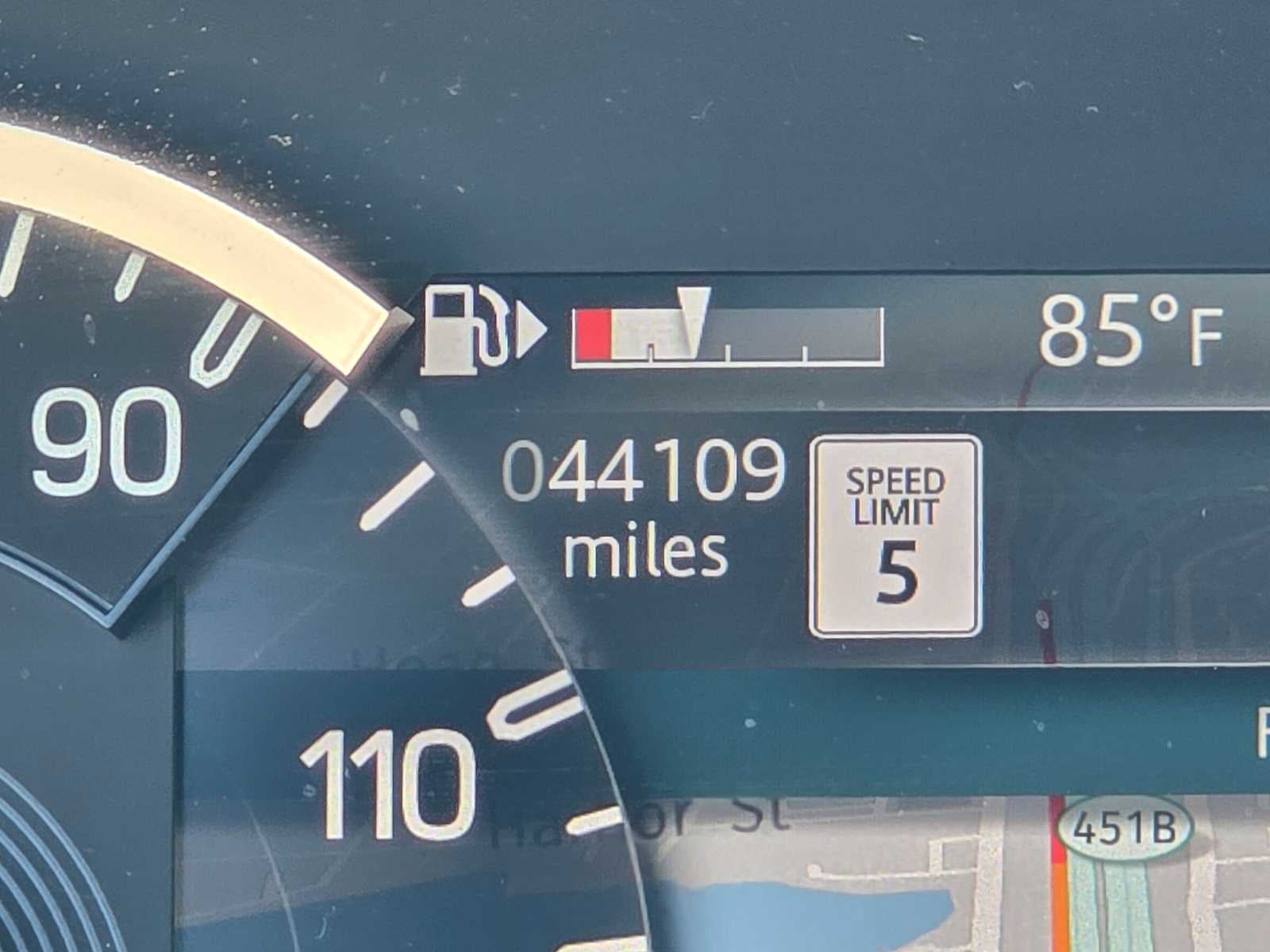 2023 Land Rover Defender X-Dynamic SE