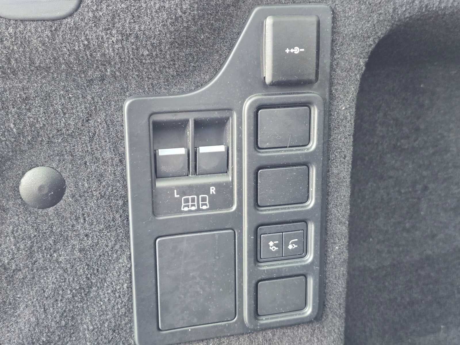 2025 Land Rover Discovery Dynamic SE