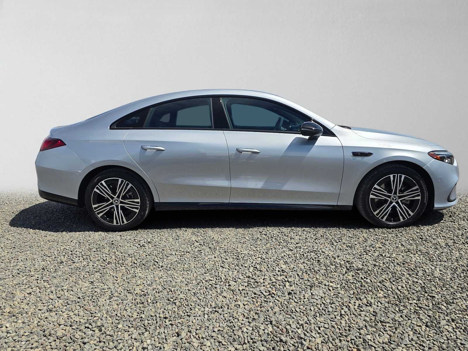 2027 Mercedes-Benz CLA 220 Hybrid FWD