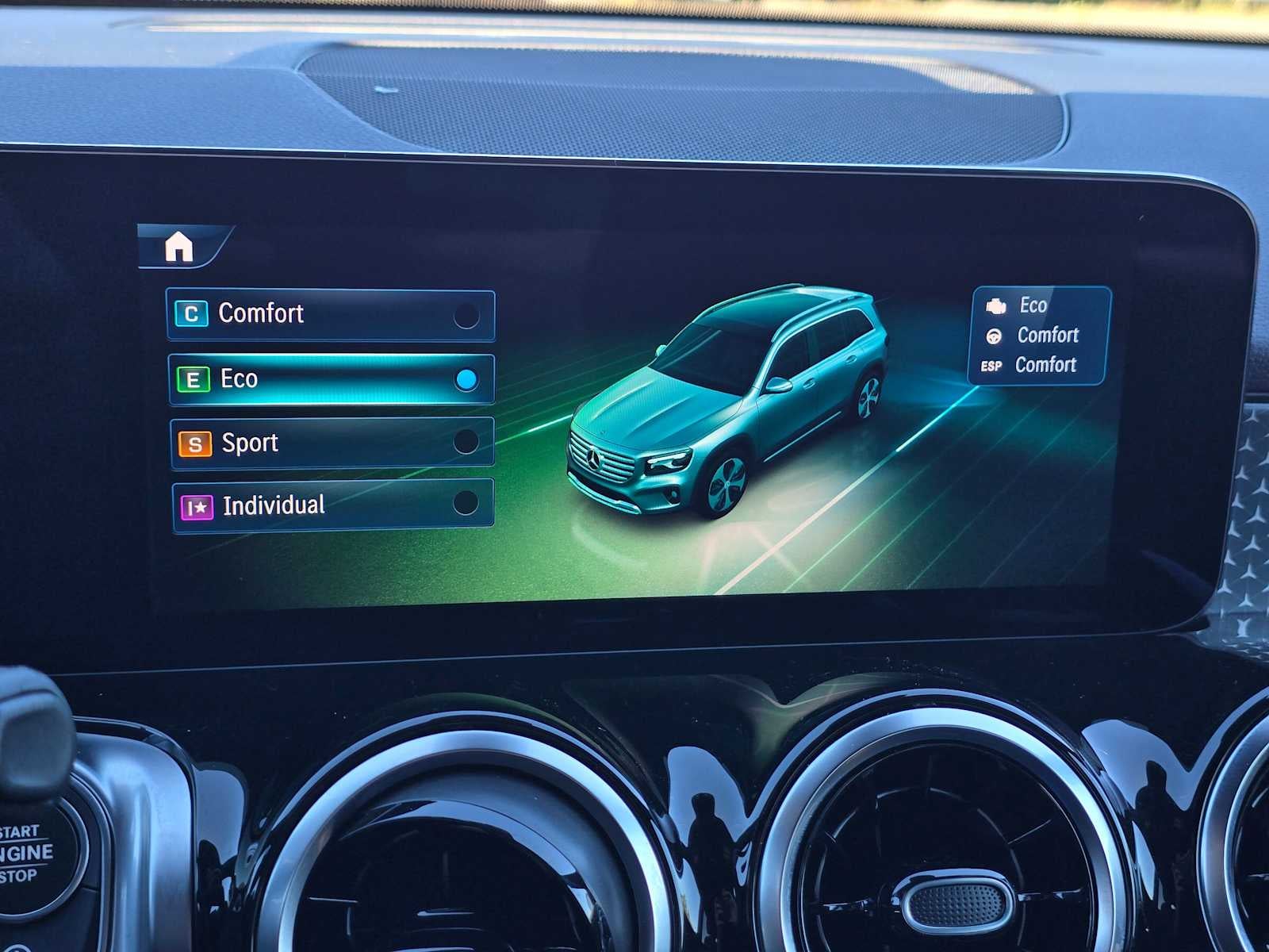 2026 Mercedes-Benz GLB 250 SUV