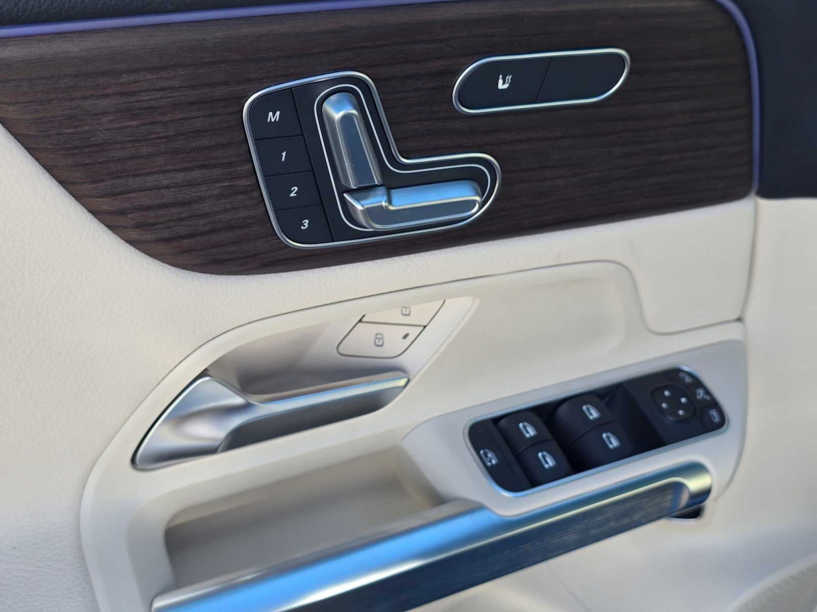 2026 Mercedes-Benz GLB 250 SUV