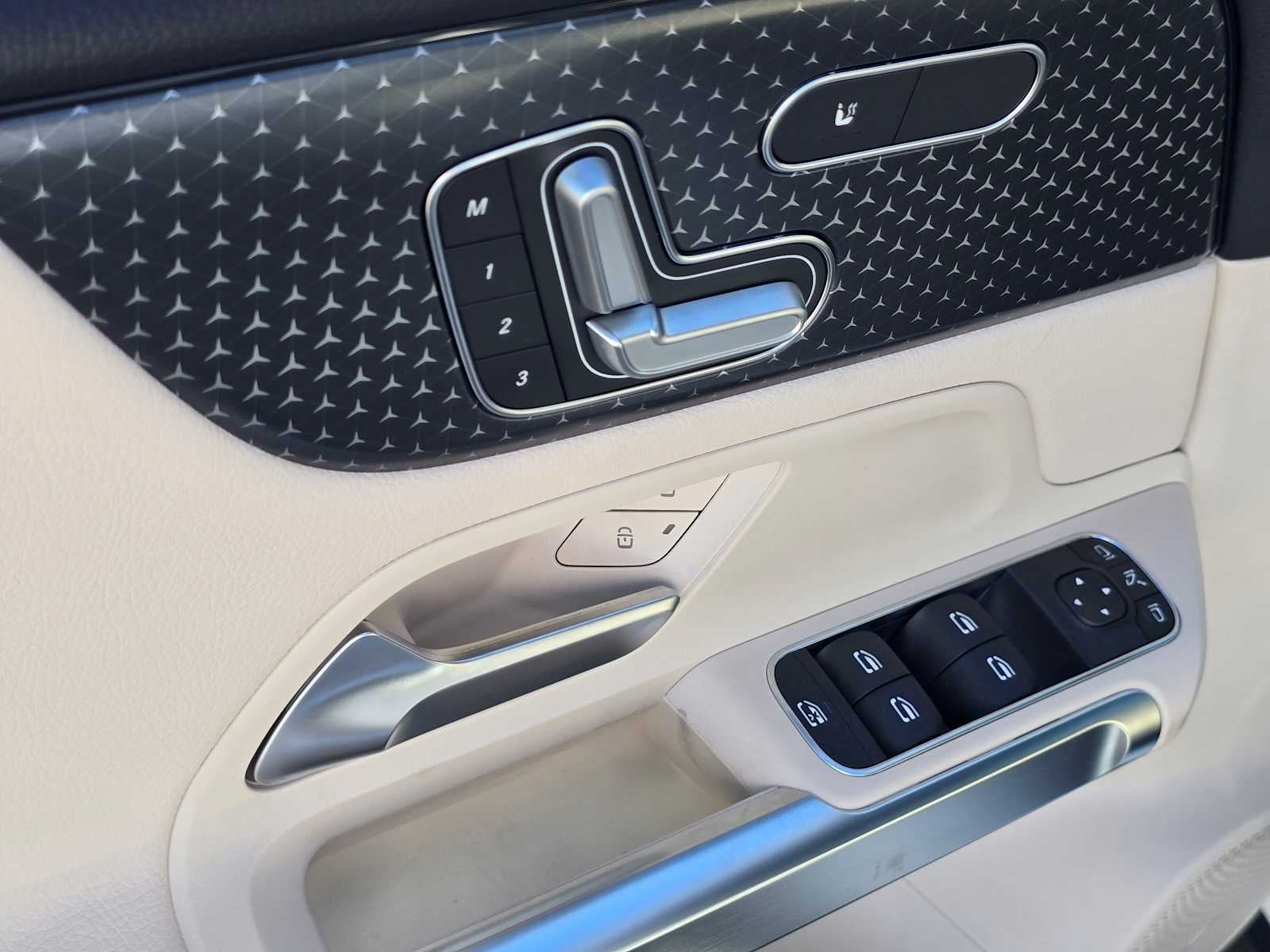 2026 Mercedes-Benz GLB 250 SUV