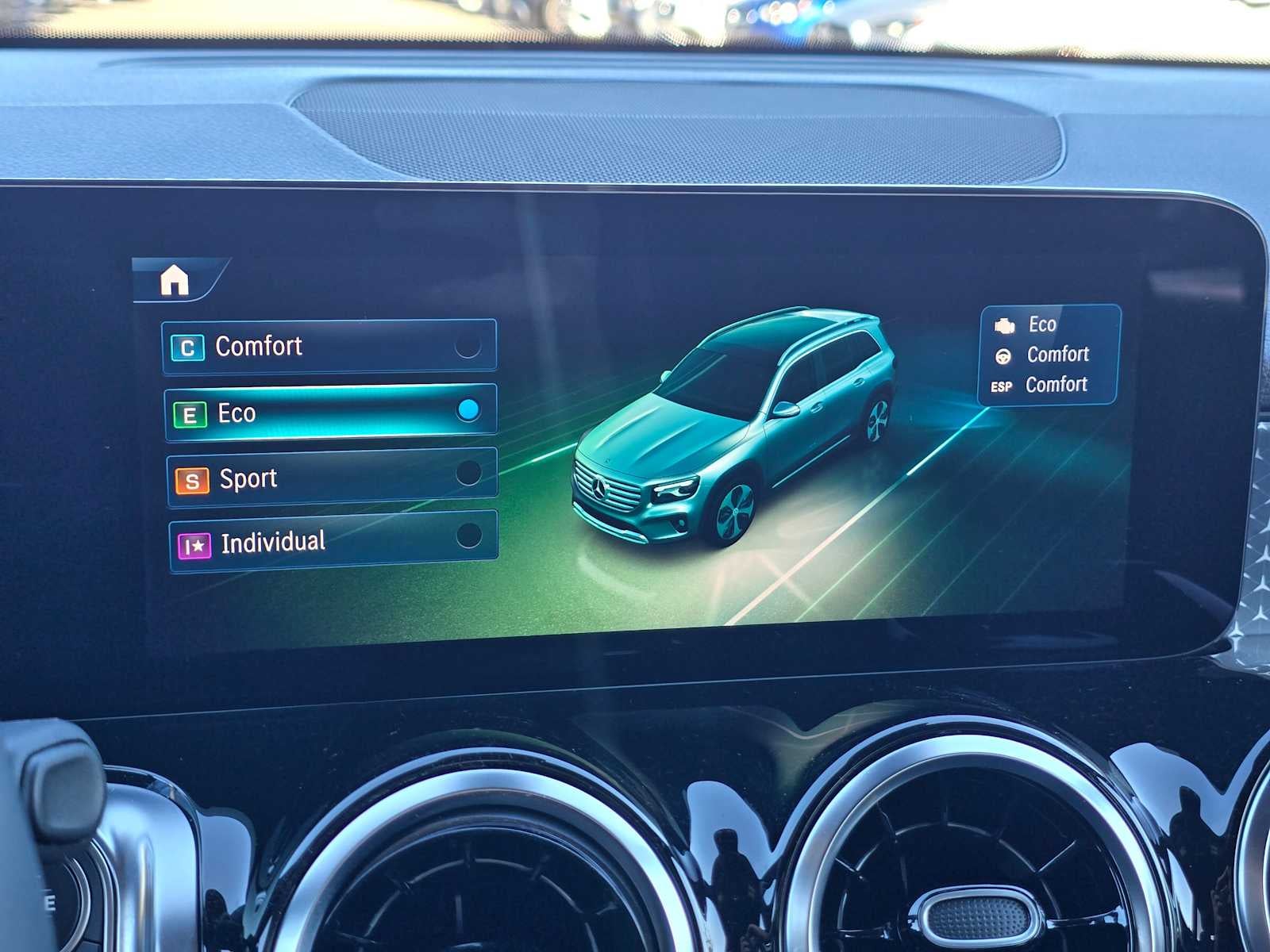 2026 Mercedes-Benz GLB 250 SUV