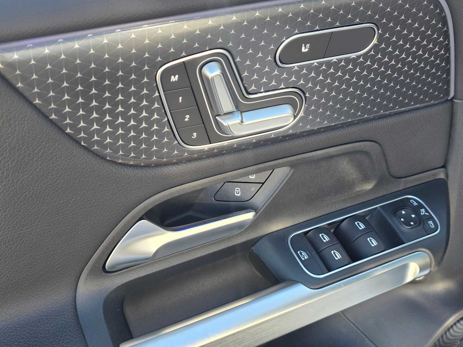 2026 Mercedes-Benz GLB 250 4MATIC® SUV