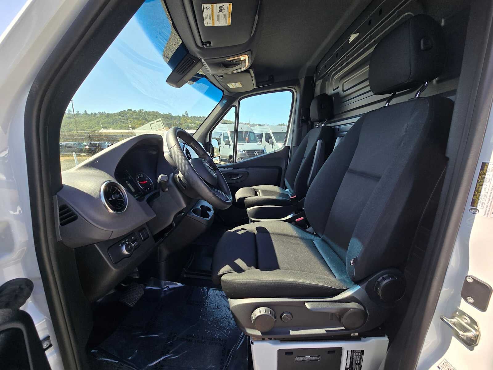 2025 Mercedes-Benz Sprinter Cargo Van 2500 Standard Roof I4 Diesel 144 RWD