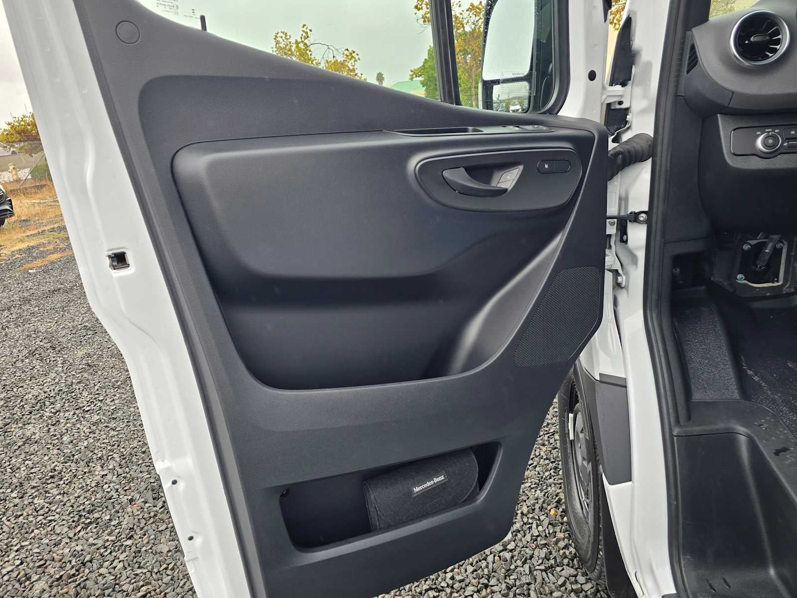 2026 Mercedes-Benz Sprinter 2500 Standard Roof I4 Diesel 144 RWD