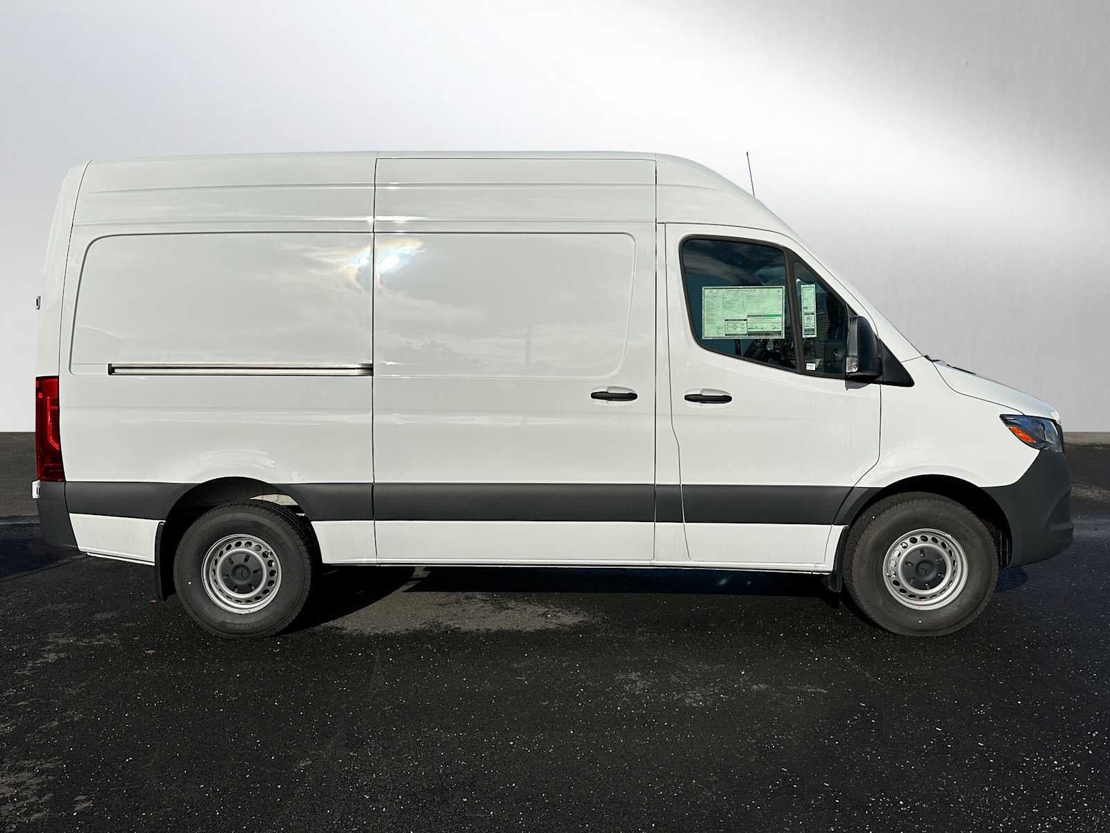 2023 Mercedes-Benz Sprinter 1500 Standard Roof I4 Gas 144" RWD