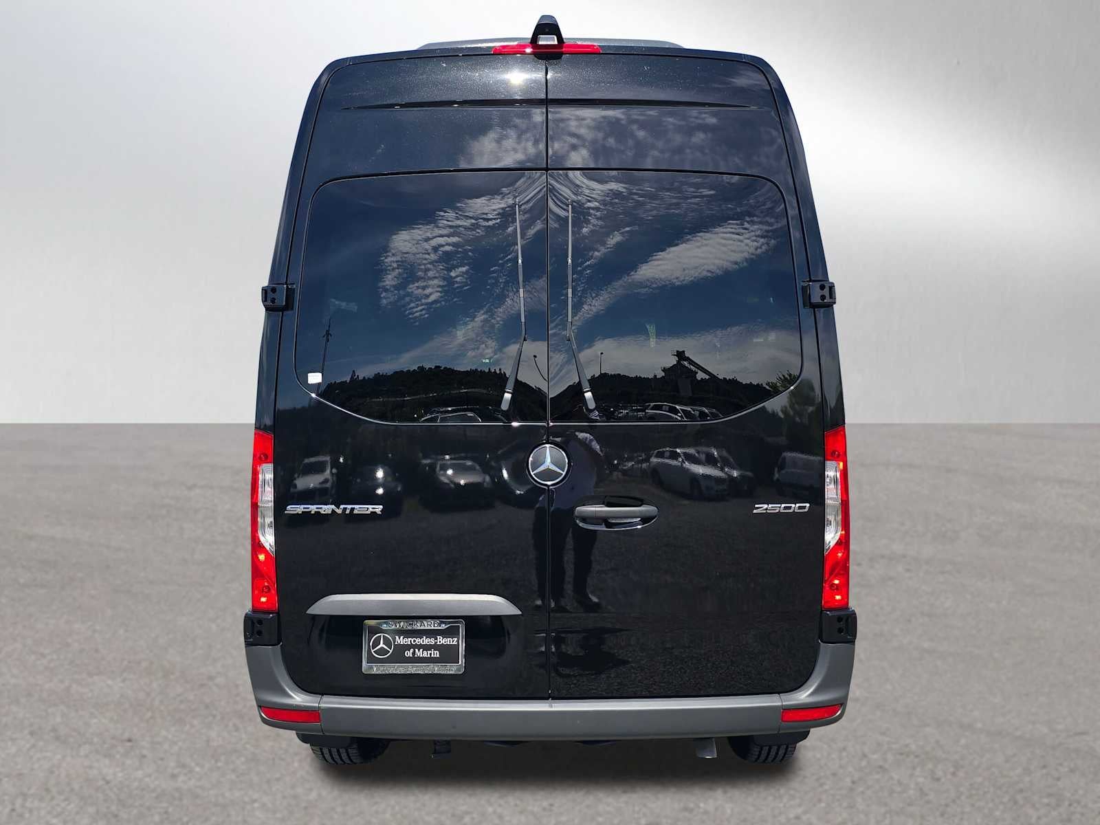 2025 Mercedes-Benz Sprinter Passenger Van 2500 Standard Roof I4 Diesel 144 RWD