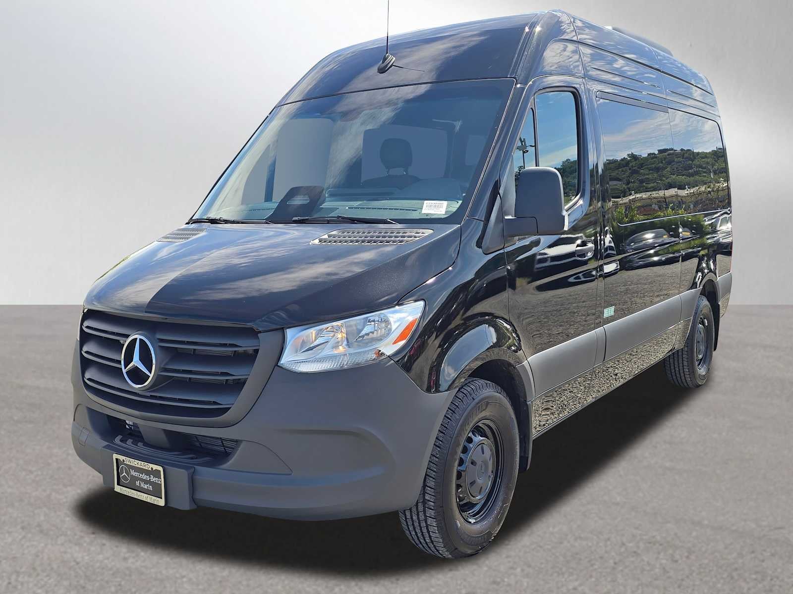 2025 Mercedes-Benz Sprinter Passenger Van 2500 Standard Roof I4 Diesel 144 RWD