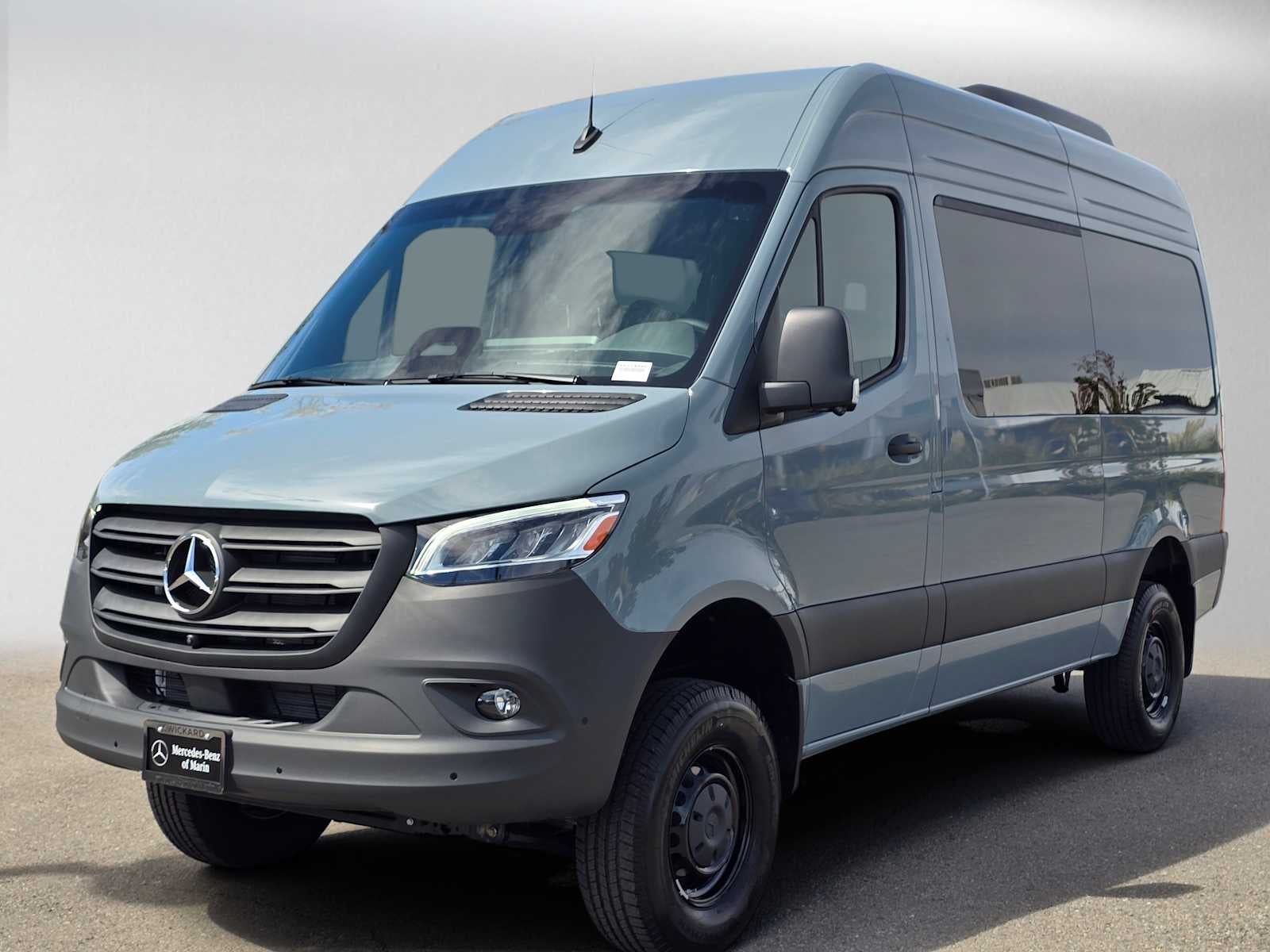 2026 Mercedes-Benz Sprinter Passenger Van 2500 Standard Roof I4 Diesel HO 144 AWD