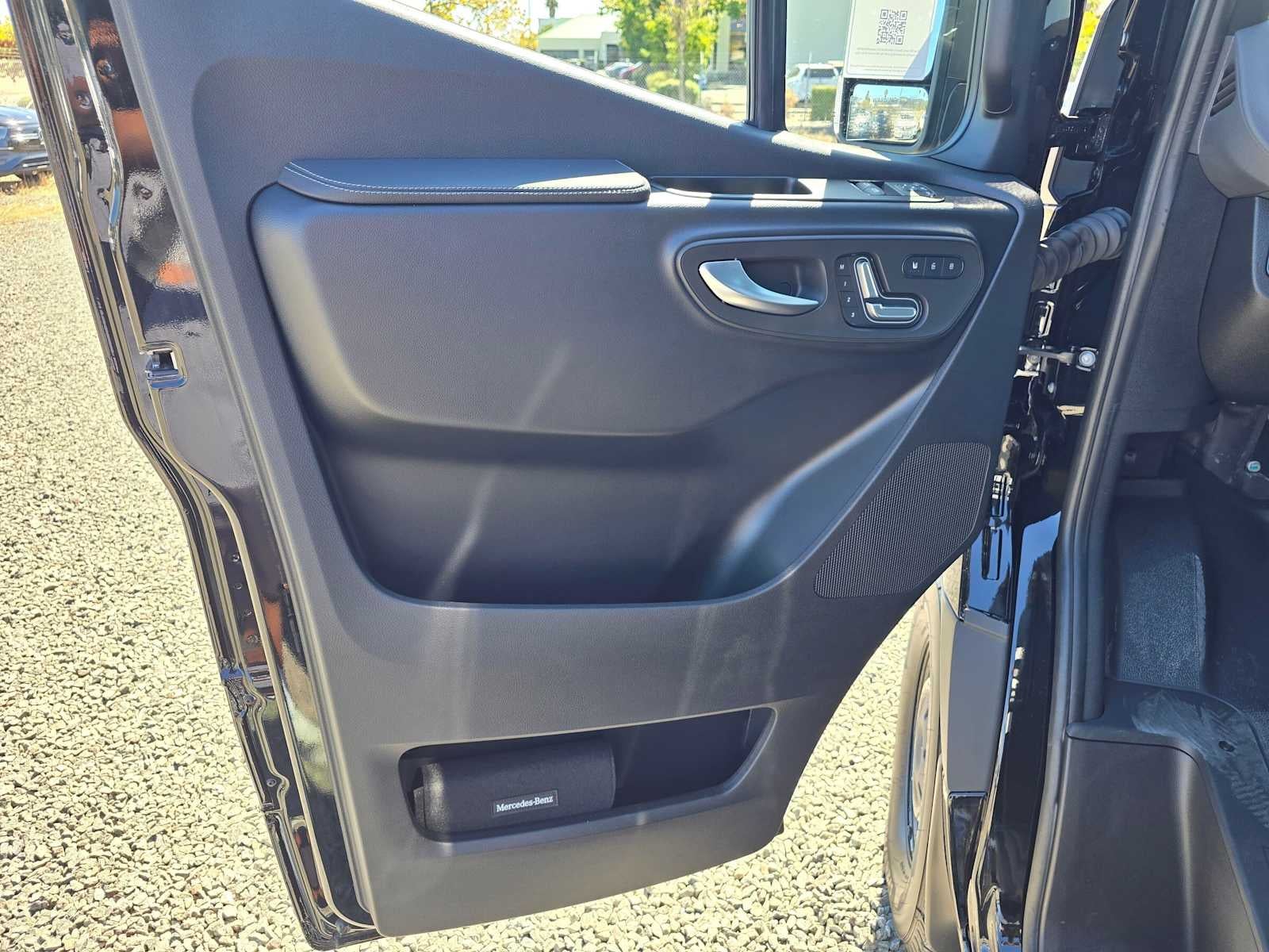 2026 Mercedes-Benz Sprinter Passenger Van 2500 Standard Roof I4 Diesel HO 144 AWD