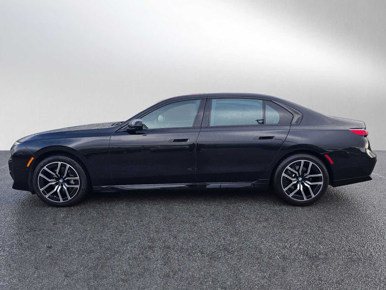 2024 BMW 7 Series 740i