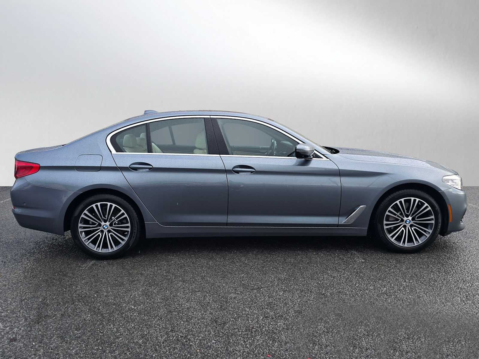 2020 BMW 5 Series 530i