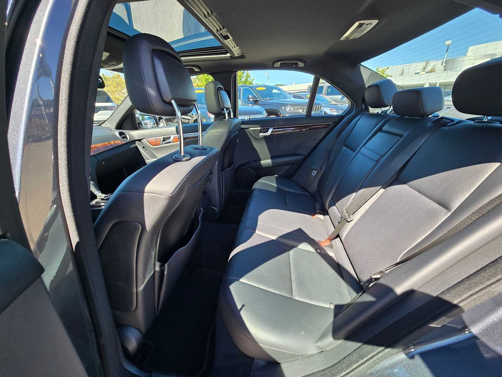 2014 Mercedes-Benz C 250 4dr Sdn RWD