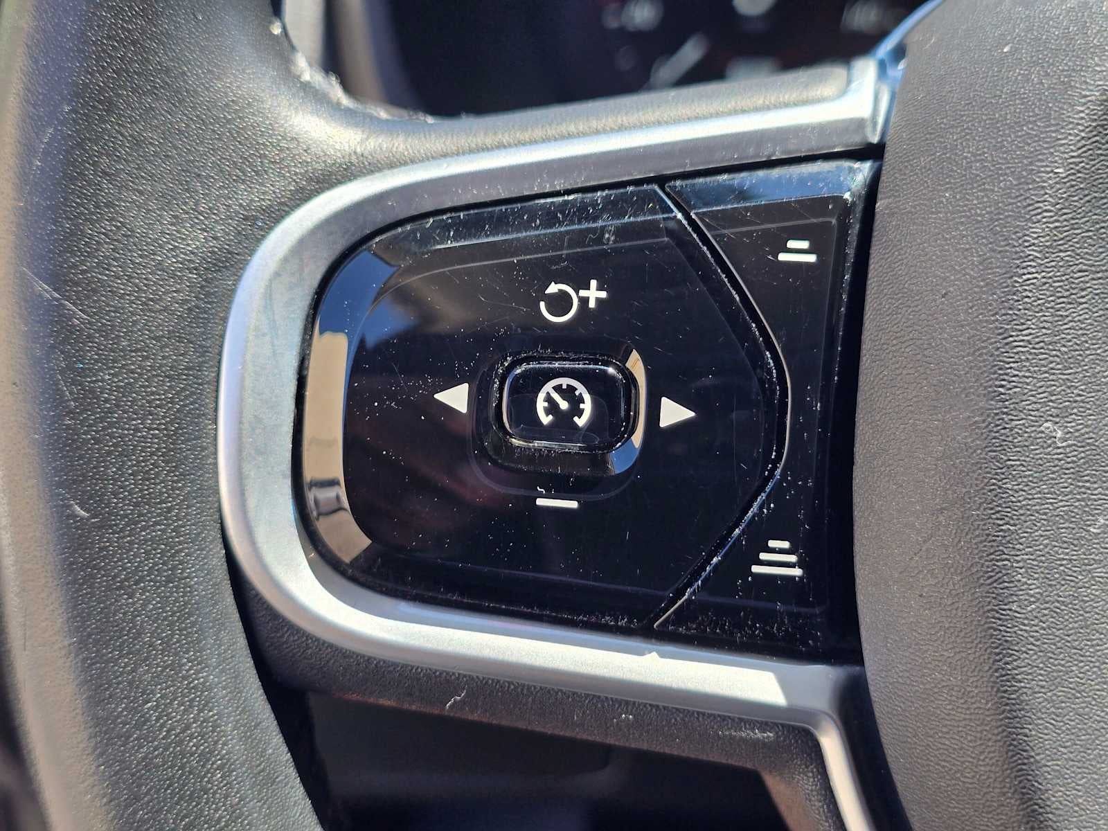 2021 Volvo XC90 Momentum