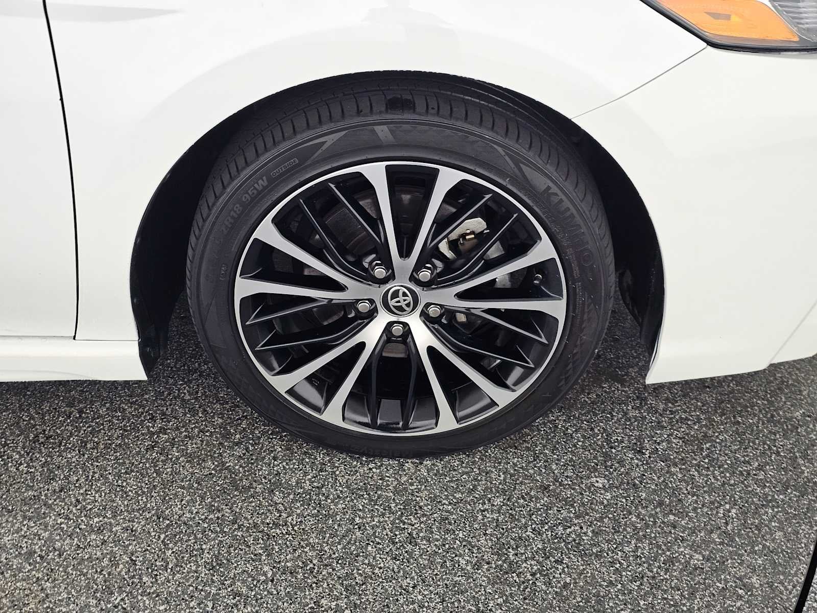 2020 Toyota Camry SE