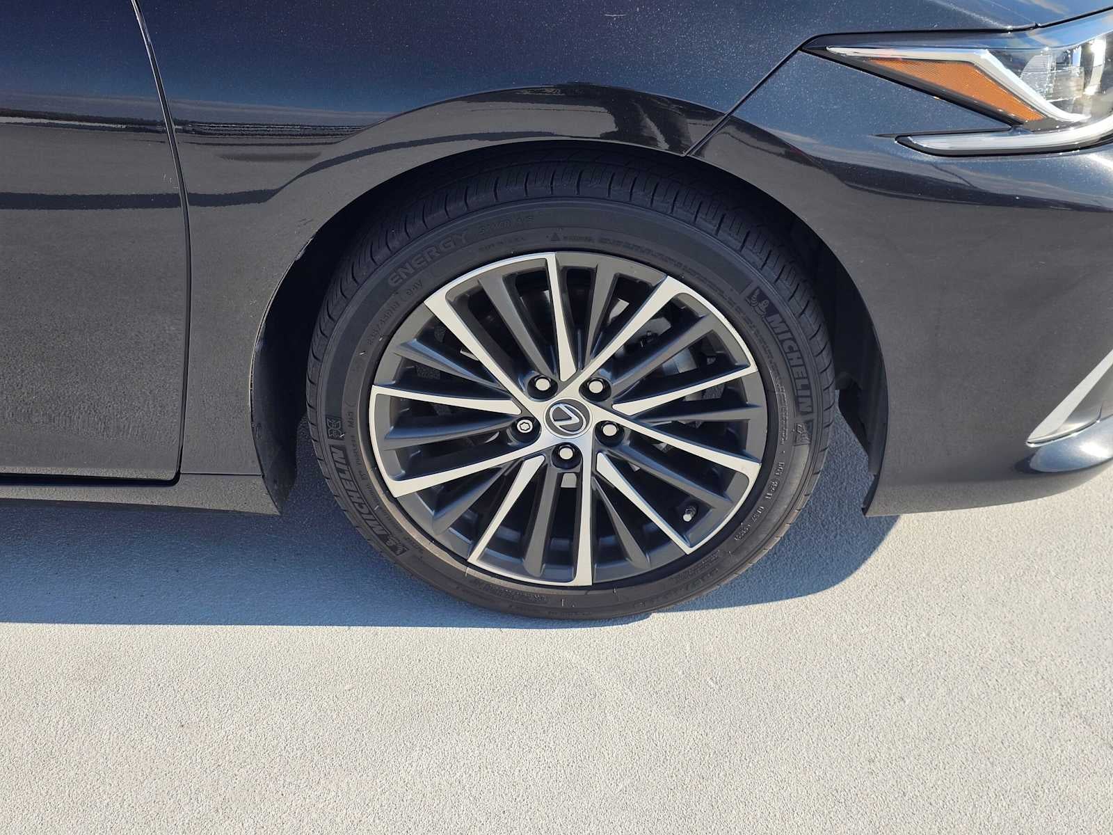 2022 Lexus ES 300h ES 300h