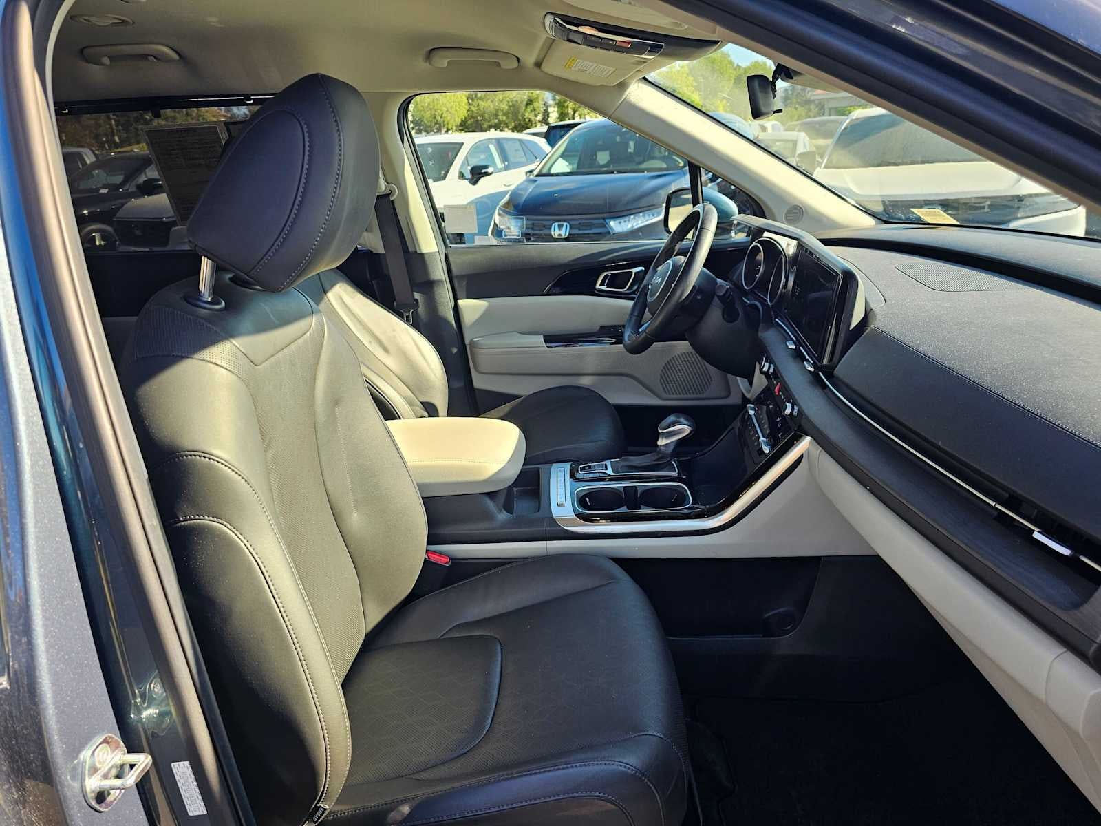 2024 Kia Carnival EX