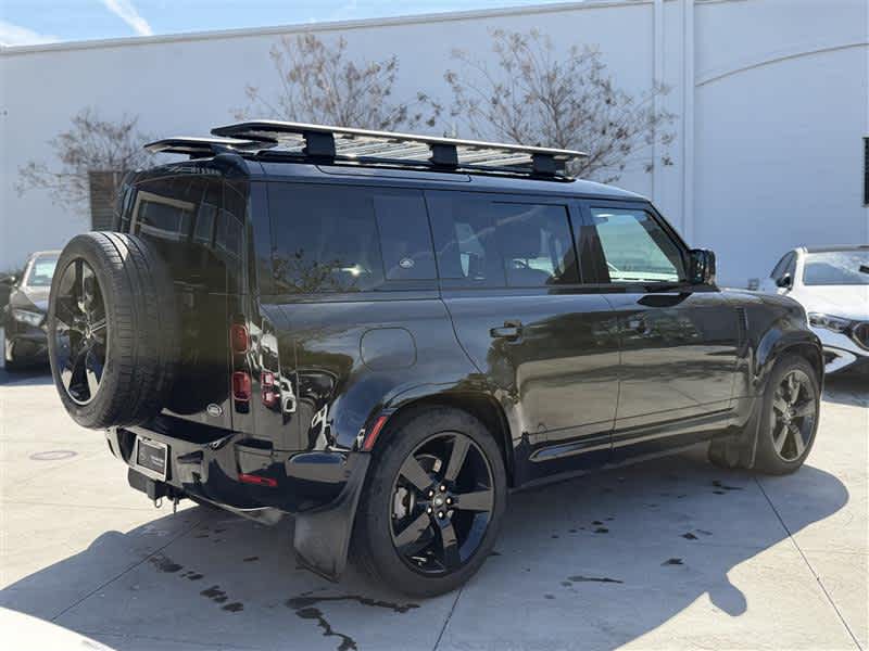 2022 Land Rover Defender X-Dynamic SE