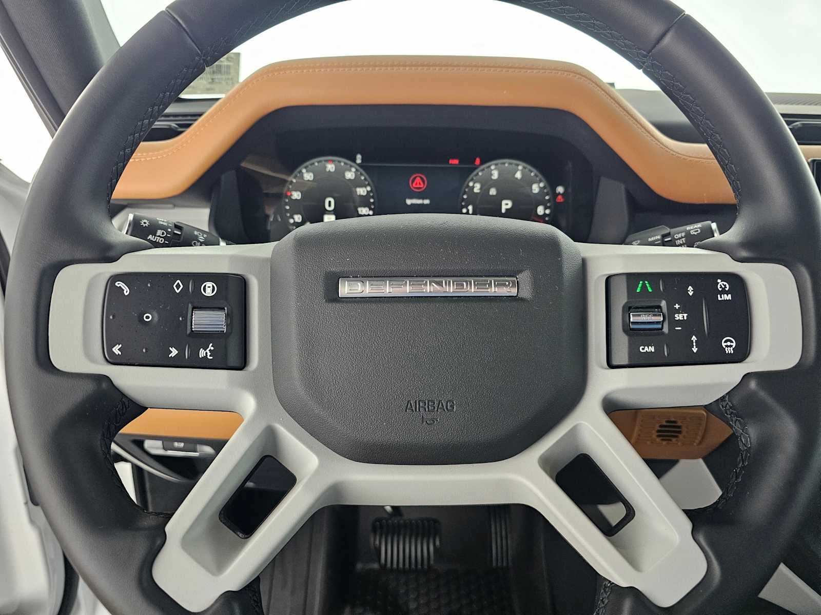 2024 Land Rover Defender SE