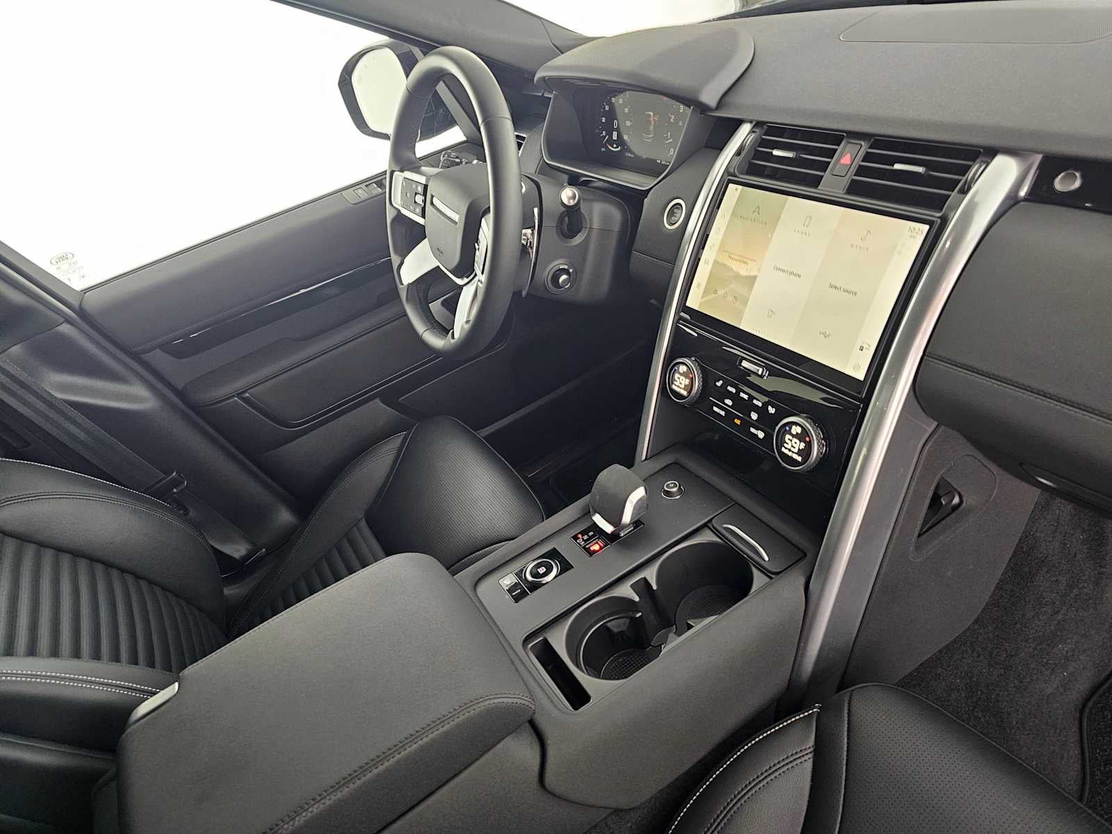 2025 Land Rover Discovery S
