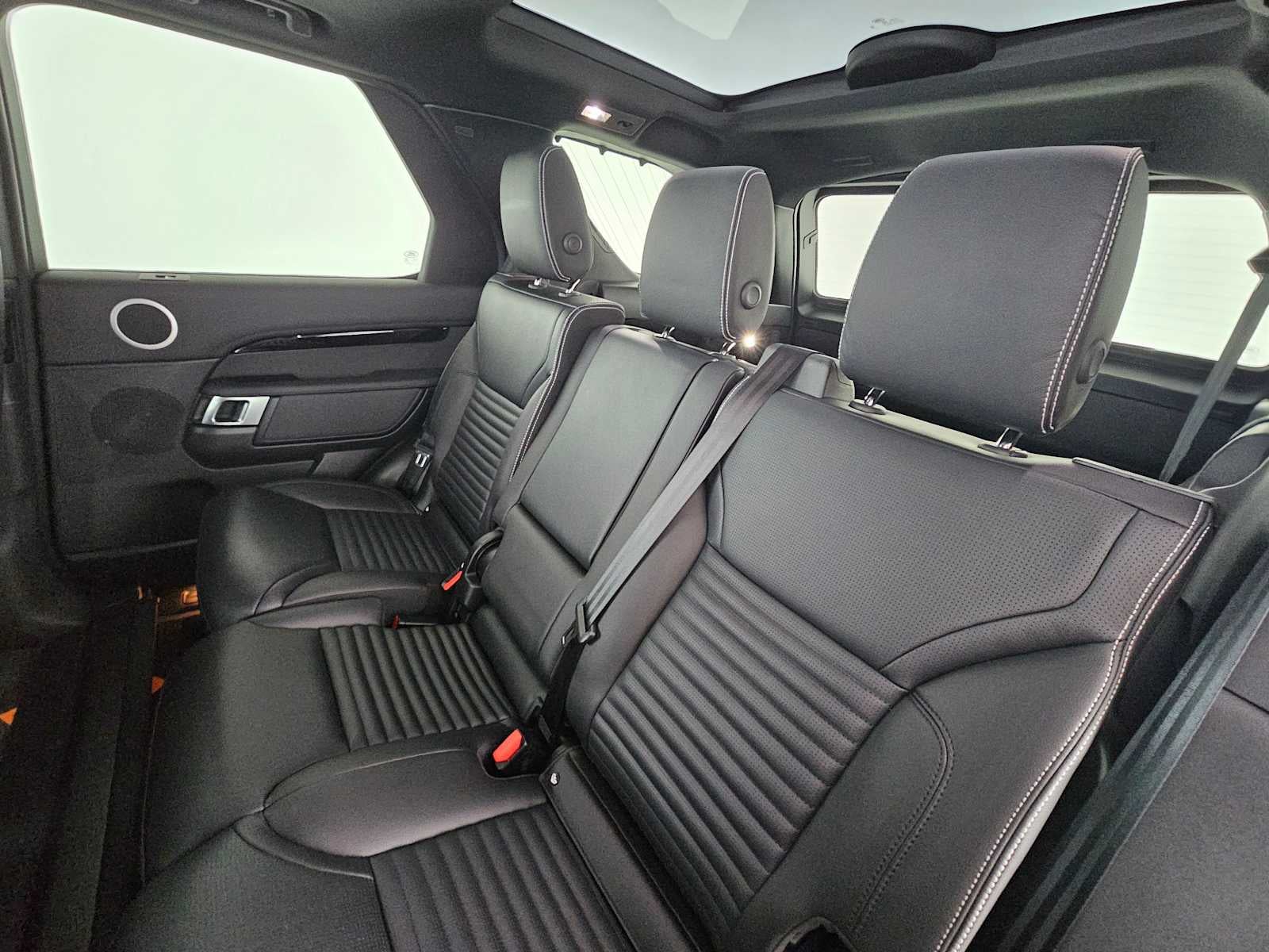 2025 Land Rover Discovery S