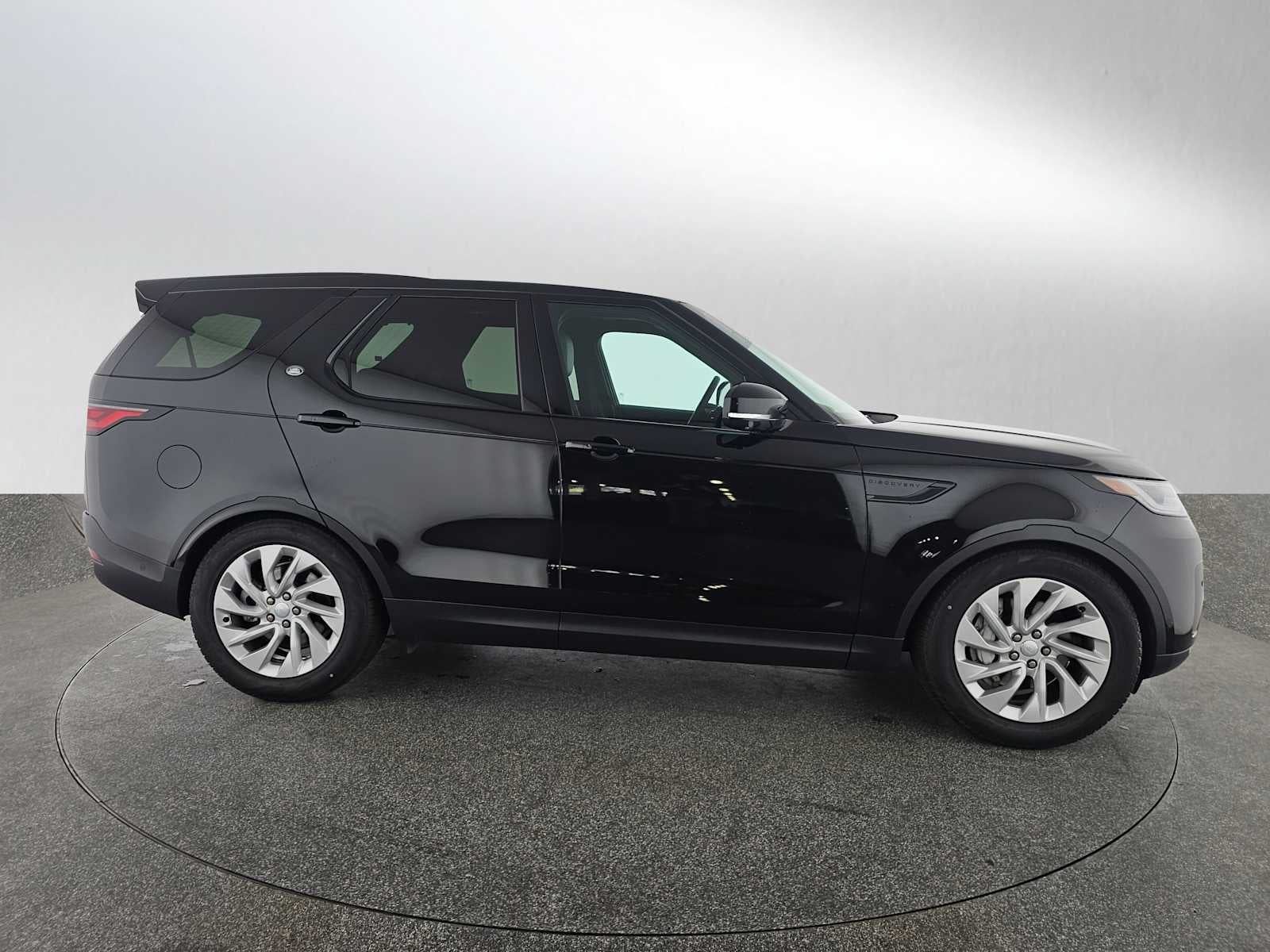 2025 Land Rover Discovery S