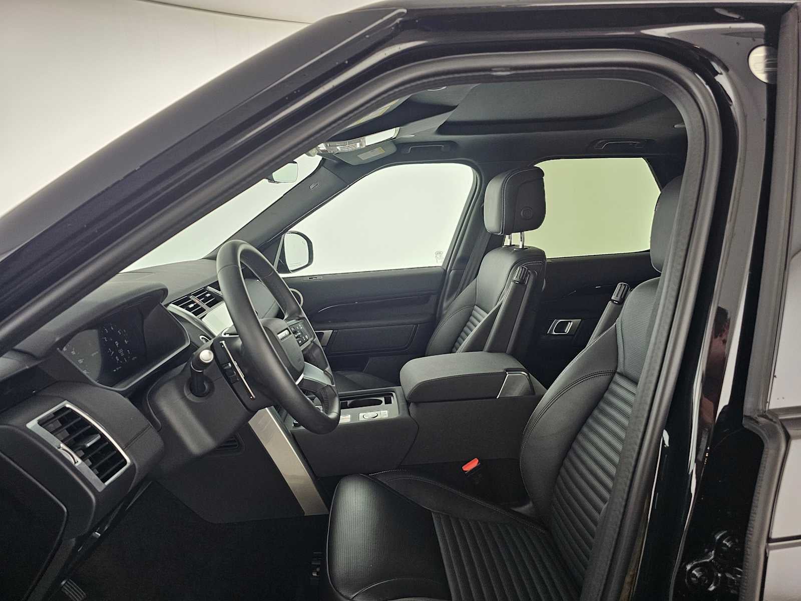 2025 Land Rover Discovery S