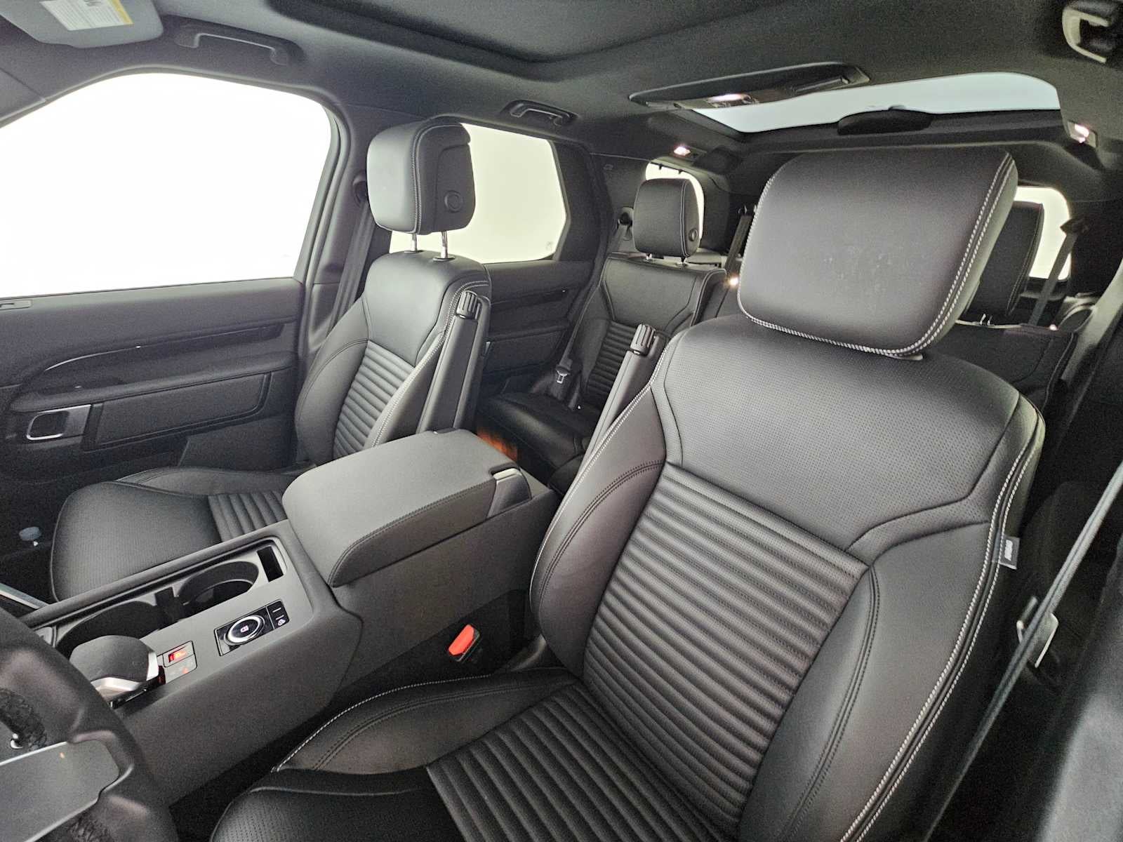 2025 Land Rover Discovery S