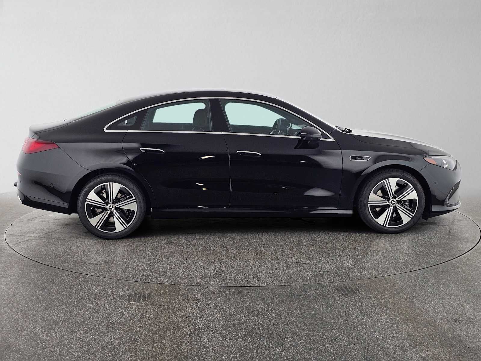 2027 Mercedes-Benz CLA 220 Hybrid FWD