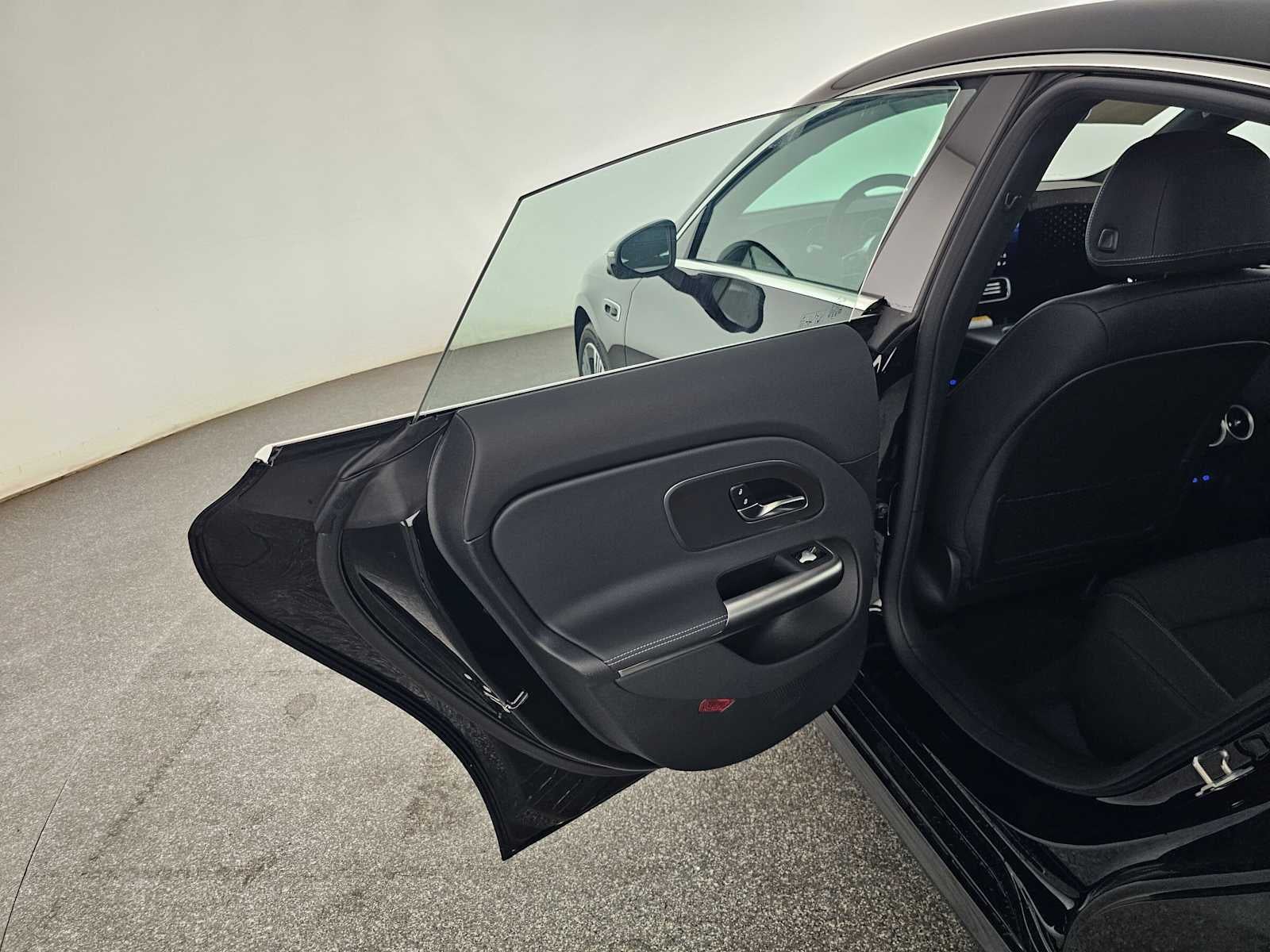 2027 Mercedes-Benz CLA 220 Hybrid FWD