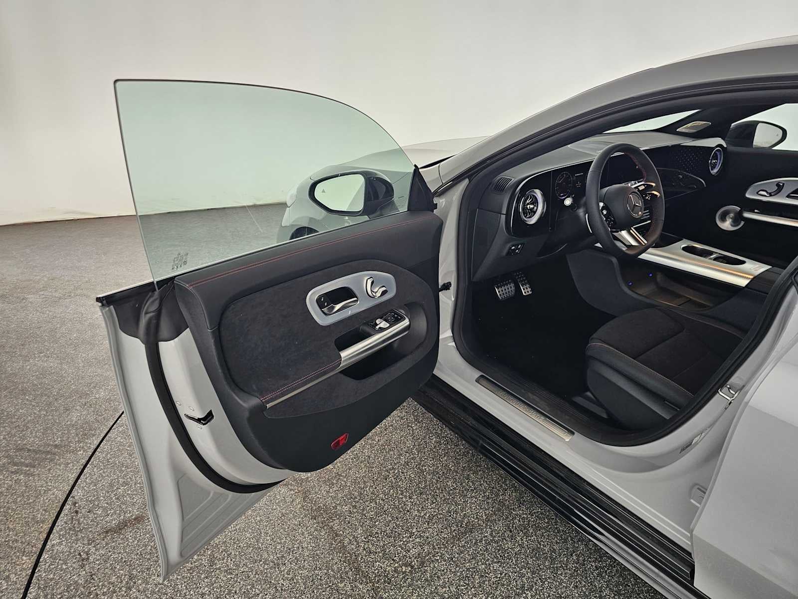 2027 Mercedes-Benz CLA 220 Hybrid FWD