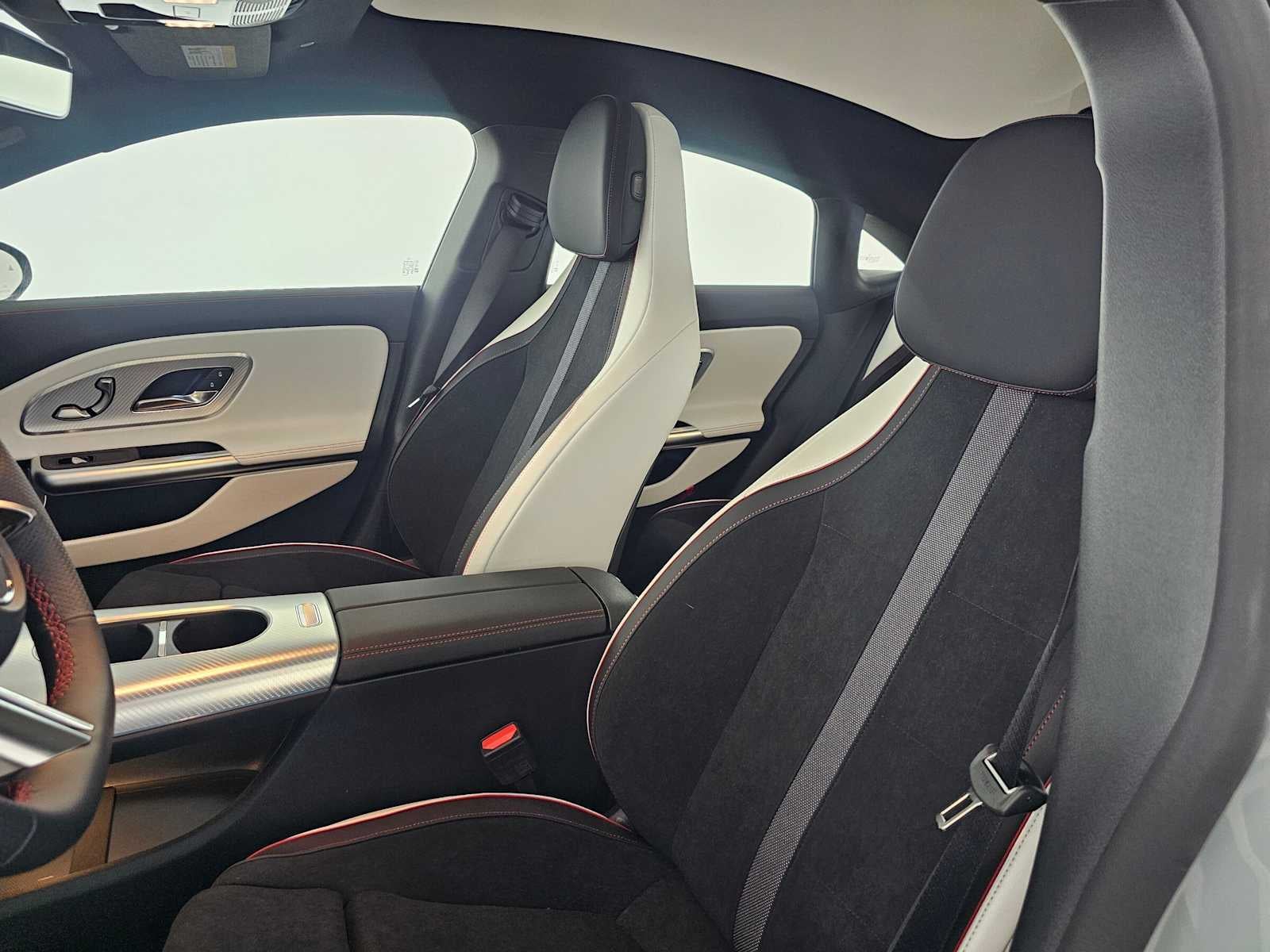2027 Mercedes-Benz CLA 220 Hybrid FWD