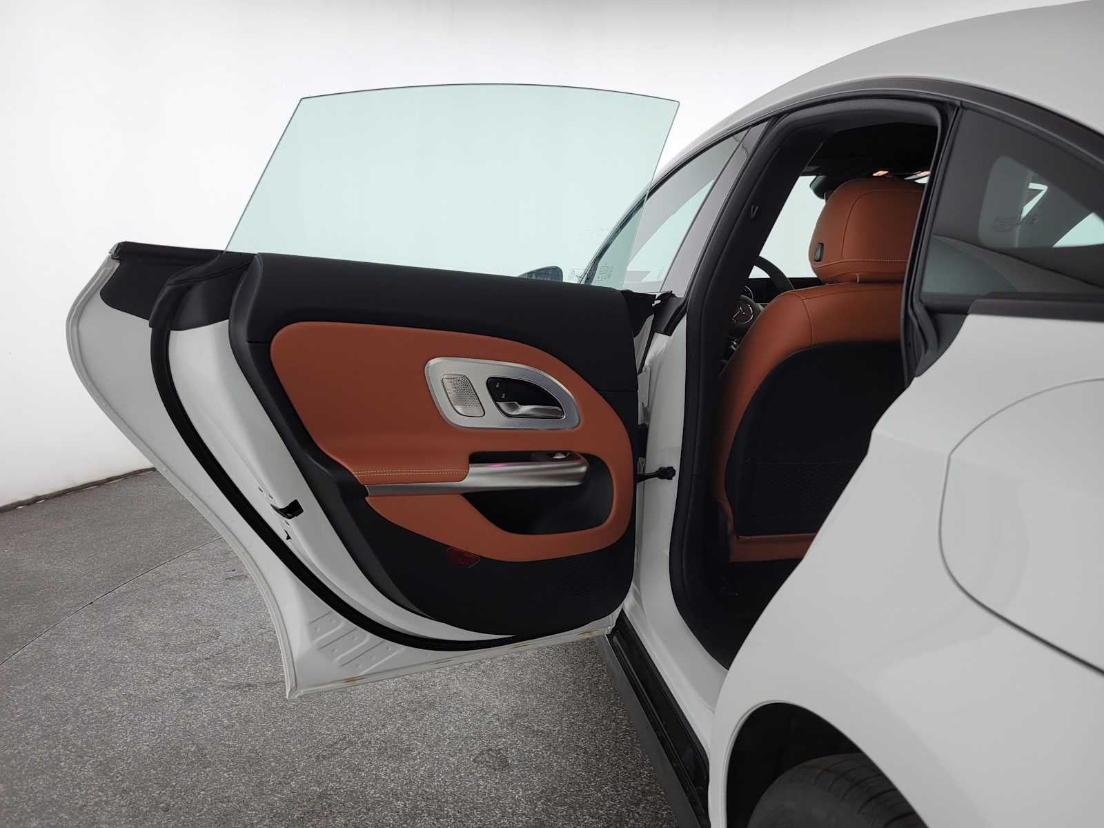 2027 Mercedes-Benz CLA 220 Hybrid FWD