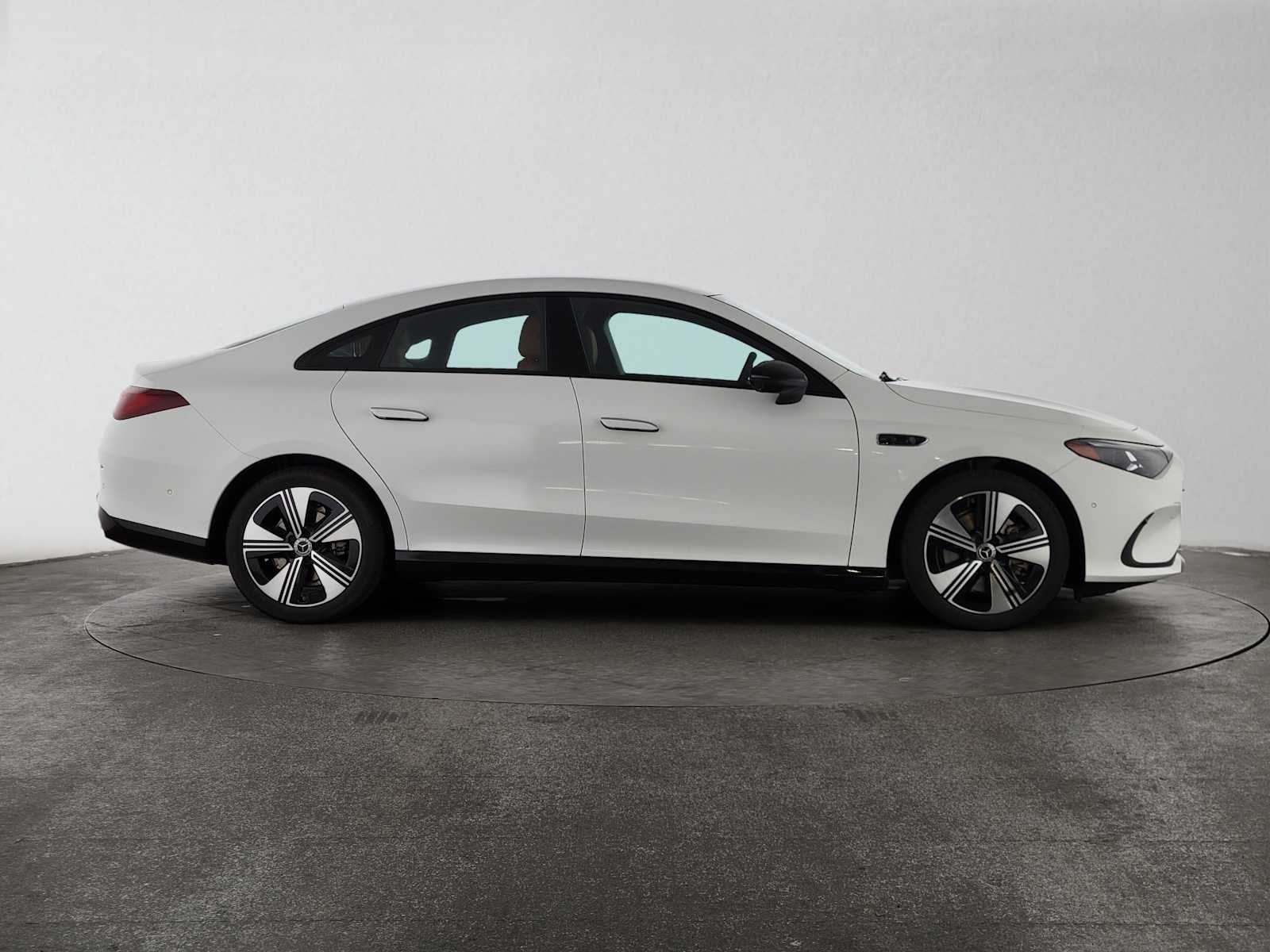 2027 Mercedes-Benz CLA 220 Hybrid FWD