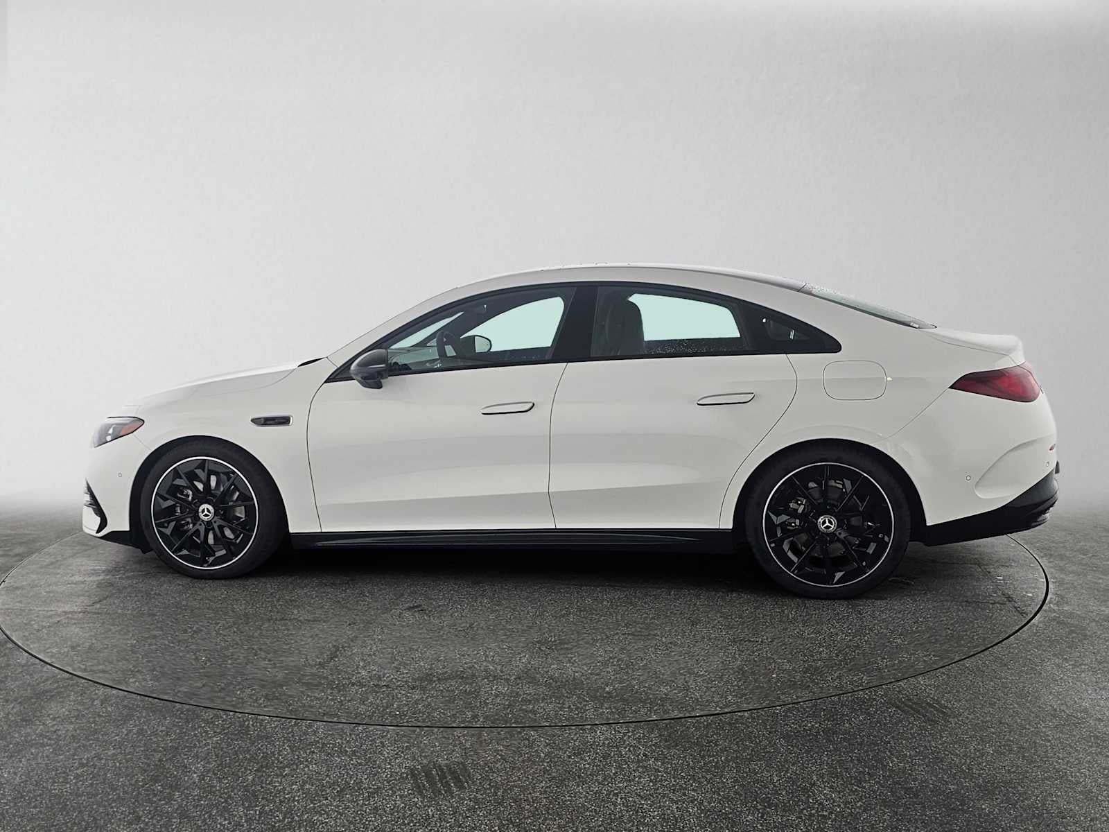 2027 Mercedes-Benz CLA 220 Hybrid FWD