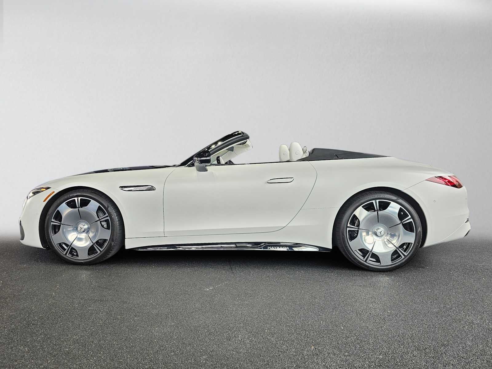 2026 Mercedes-Benz Maybach SL 680 Roadster