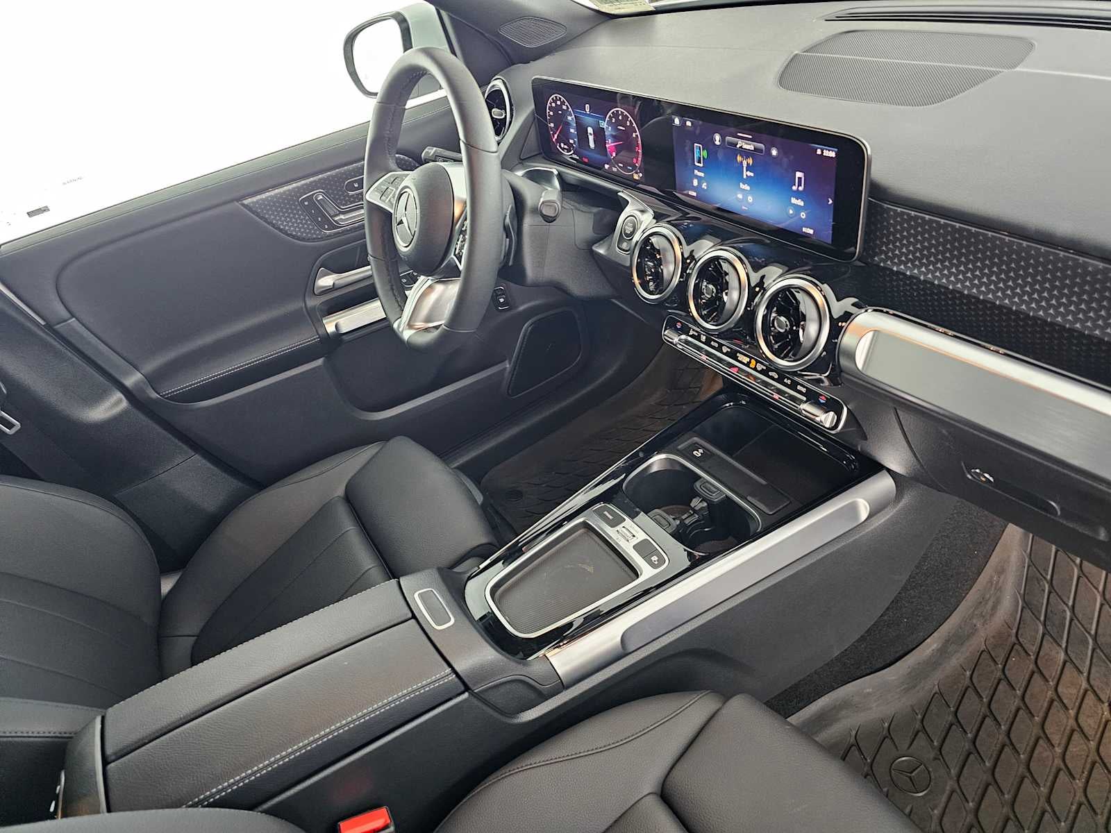 2026 Mercedes-Benz GLB 250 SUV