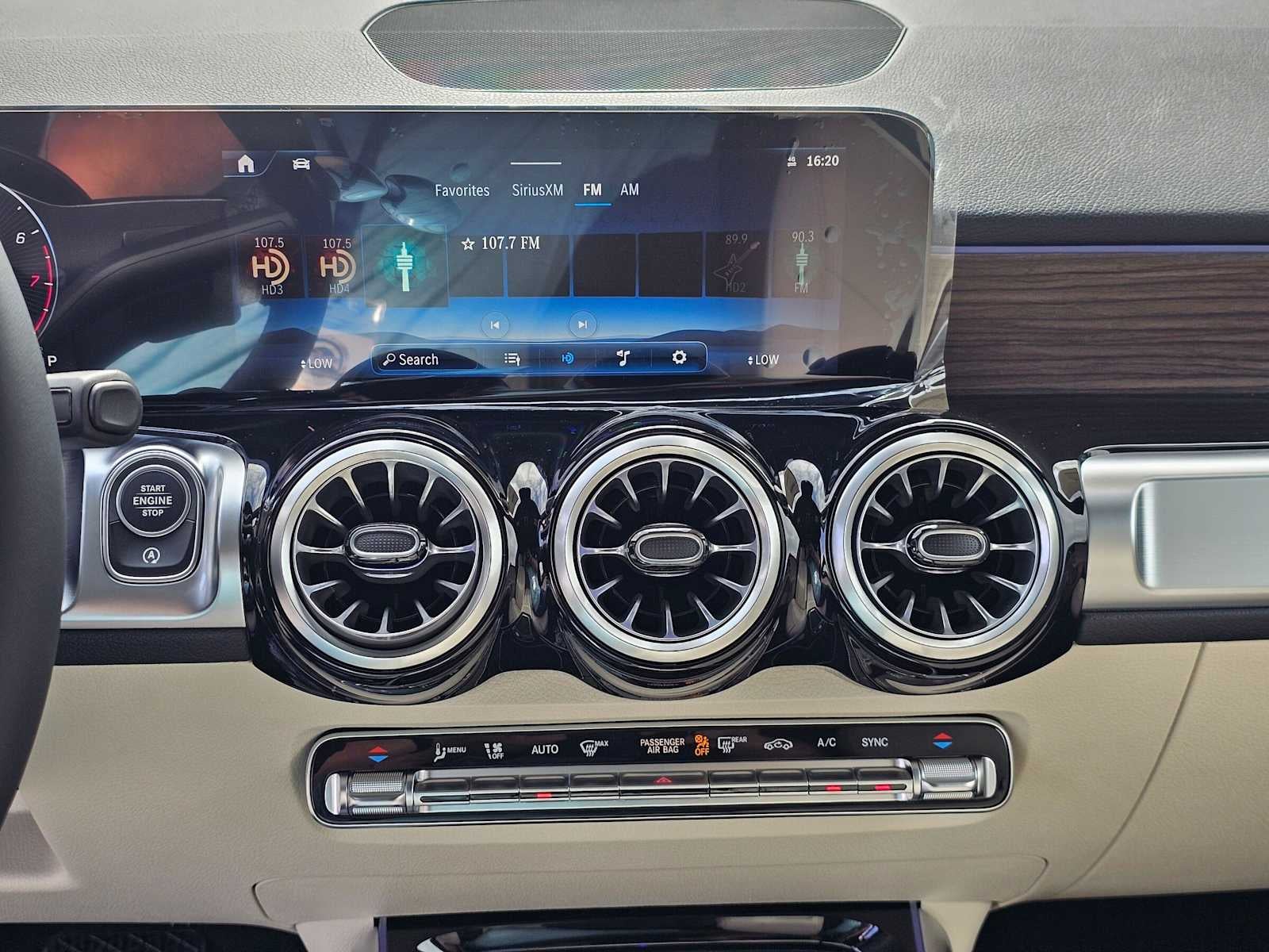 2026 Mercedes-Benz GLB 250 SUV
