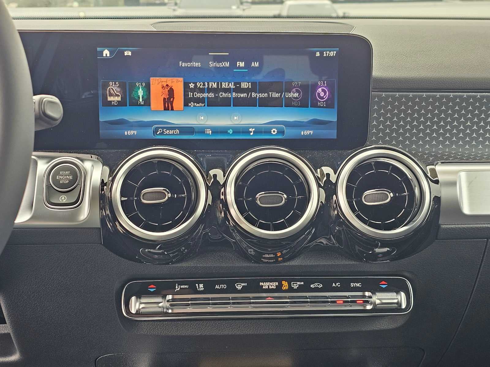2026 Mercedes-Benz GLB 250 SUV