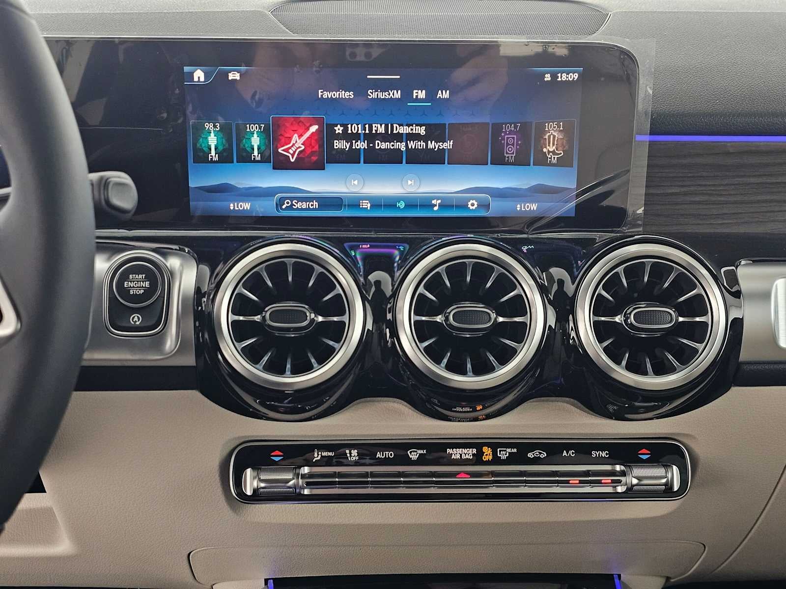 2026 Mercedes-Benz GLB 250 SUV