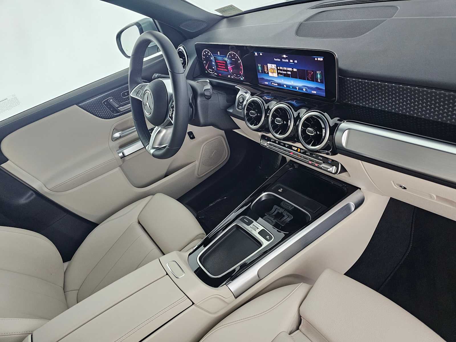 2026 Mercedes-Benz GLB 250 SUV