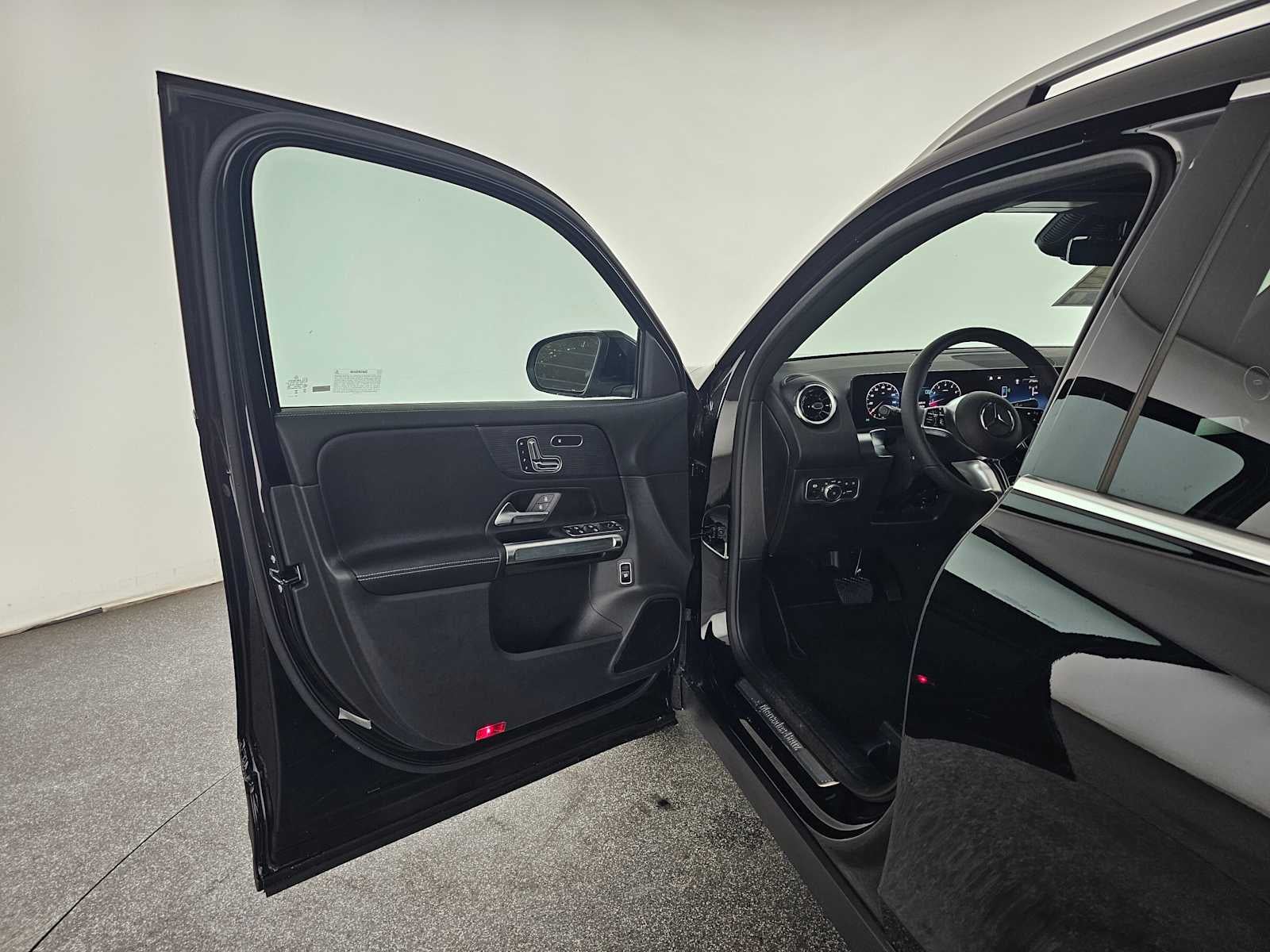 2026 Mercedes-Benz GLB 250 SUV