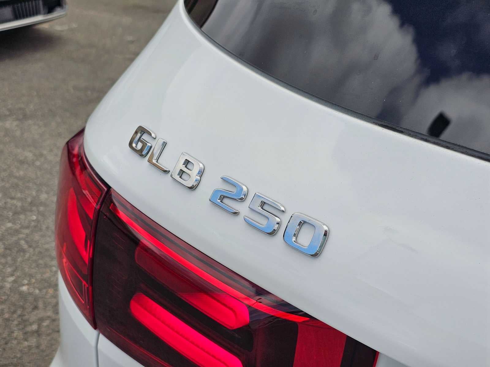 2026 Mercedes-Benz GLB 250 SUV