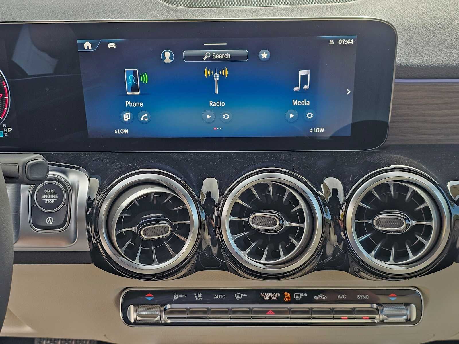 2026 Mercedes-Benz GLB 250 4MATIC® SUV