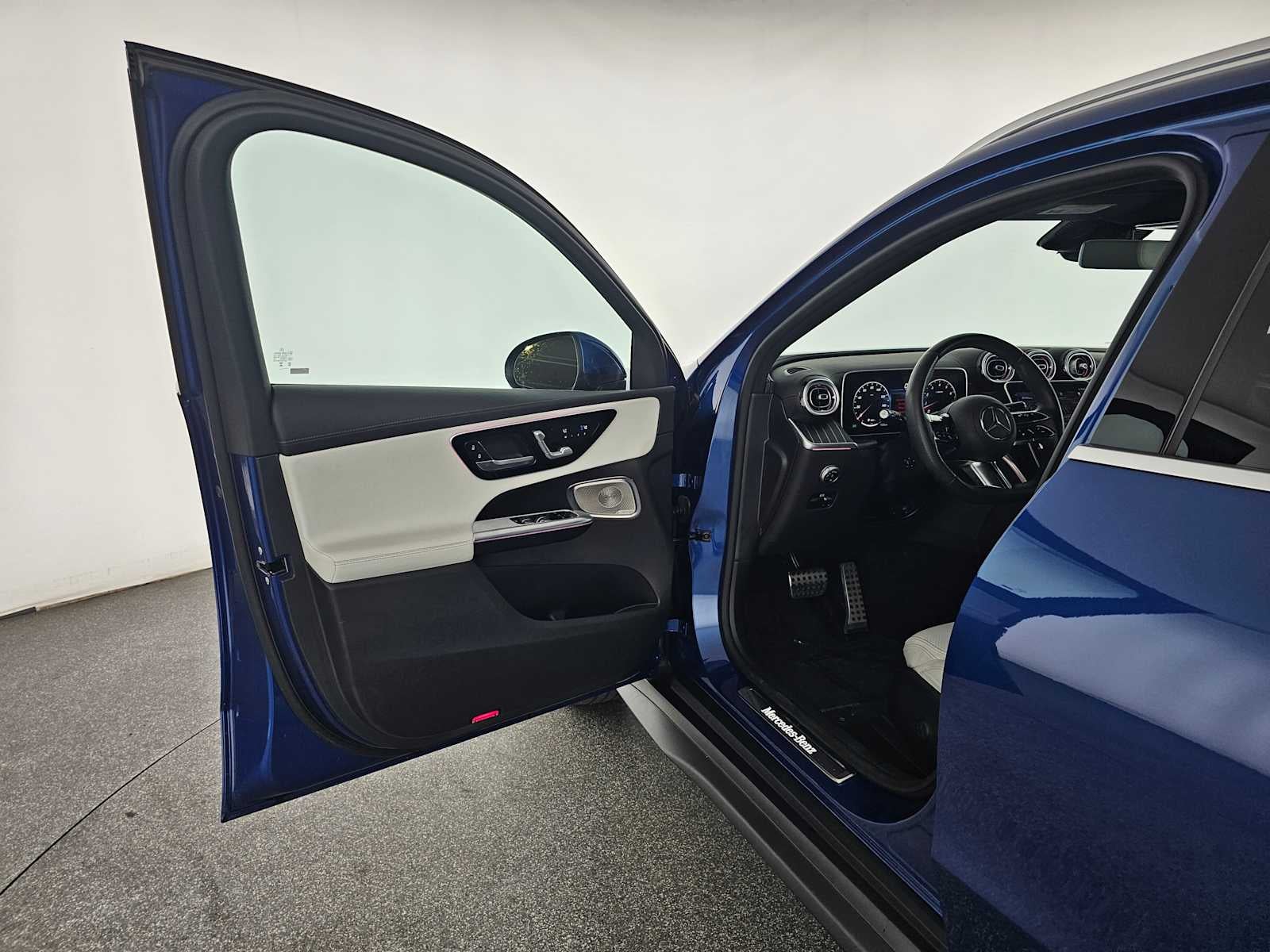 2023 Mercedes-Benz GLC 300 GLC 300