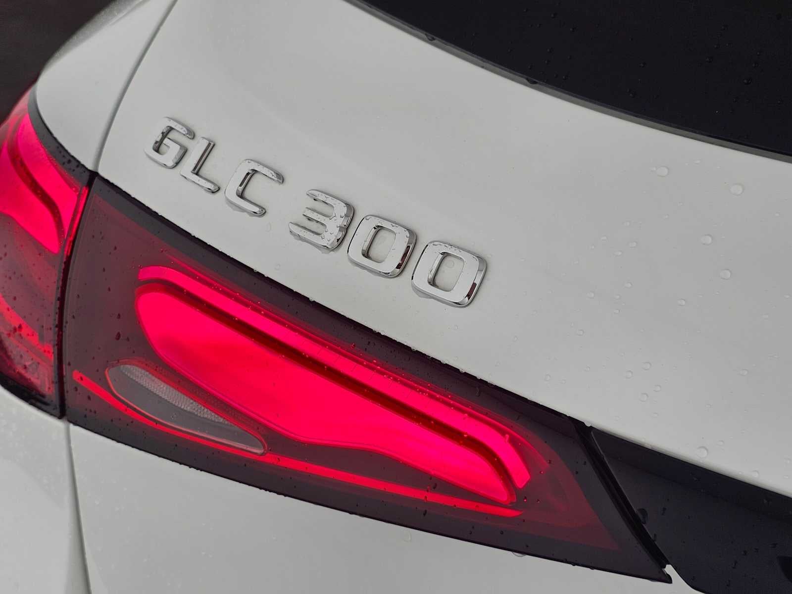 2025 Mercedes-Benz GLC 300 SUV
