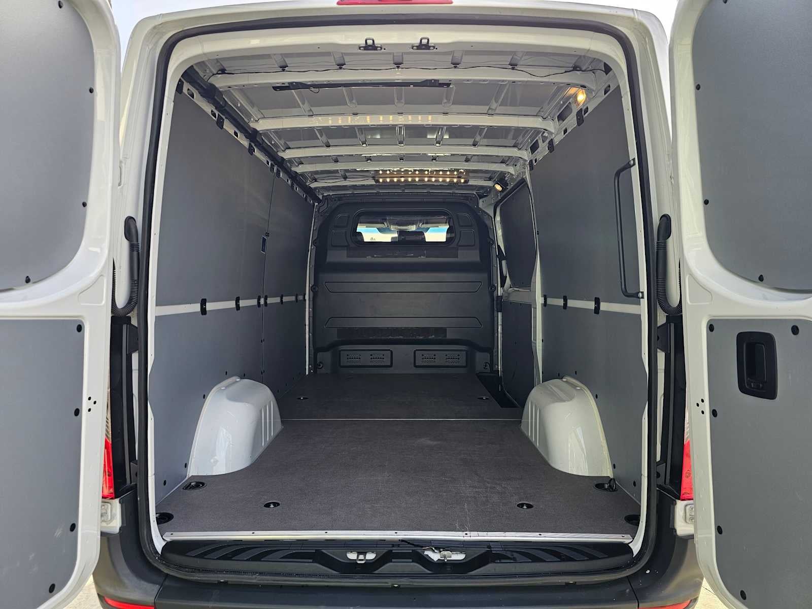 2025 Mercedes-Benz Sprinter 2500 Standard Roof I4 Diesel 144" RWD